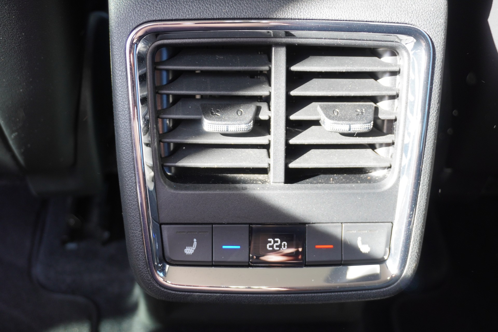 SKODA Enyaq iV 80-image-16