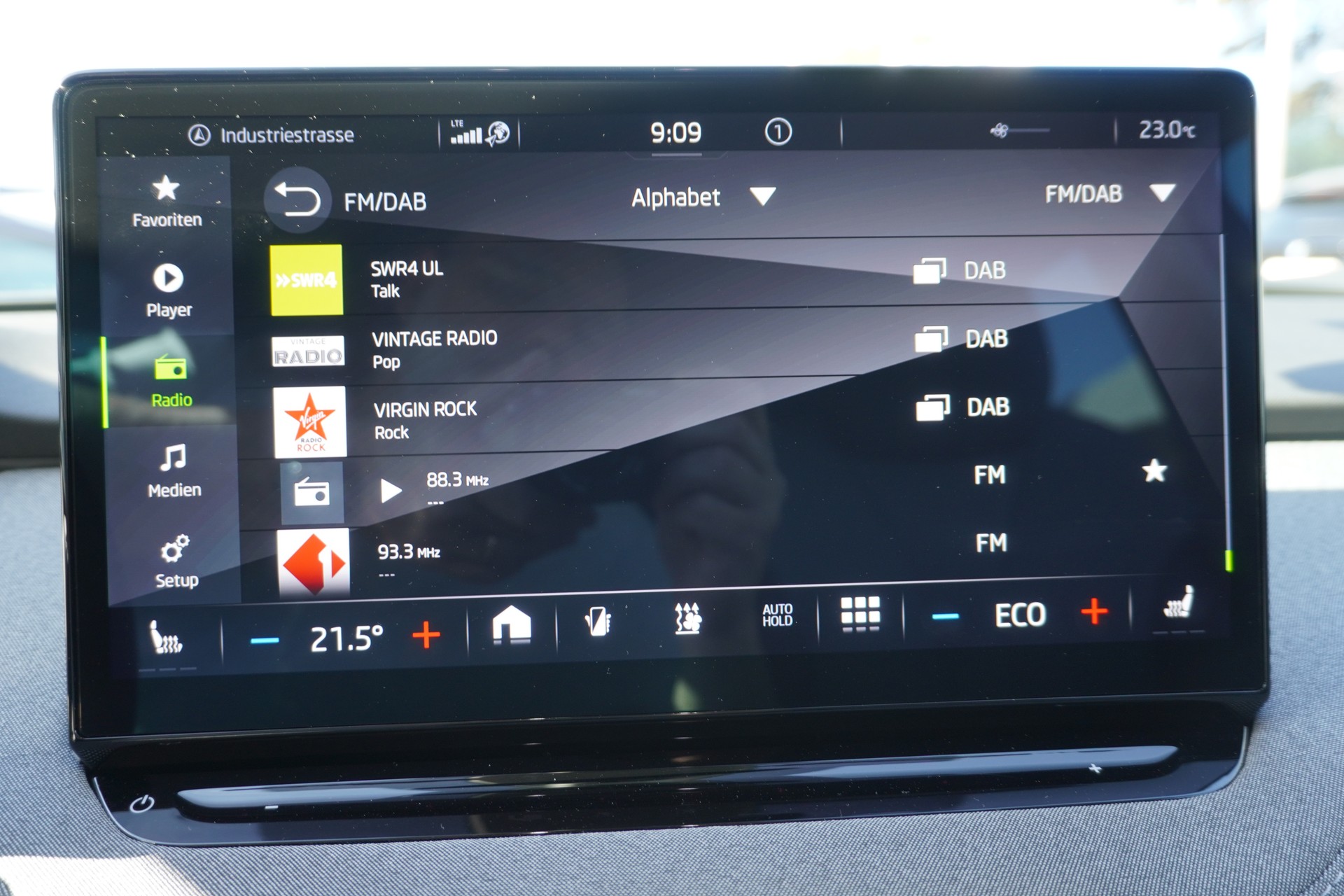 SKODA Enyaq iV 80-image-22