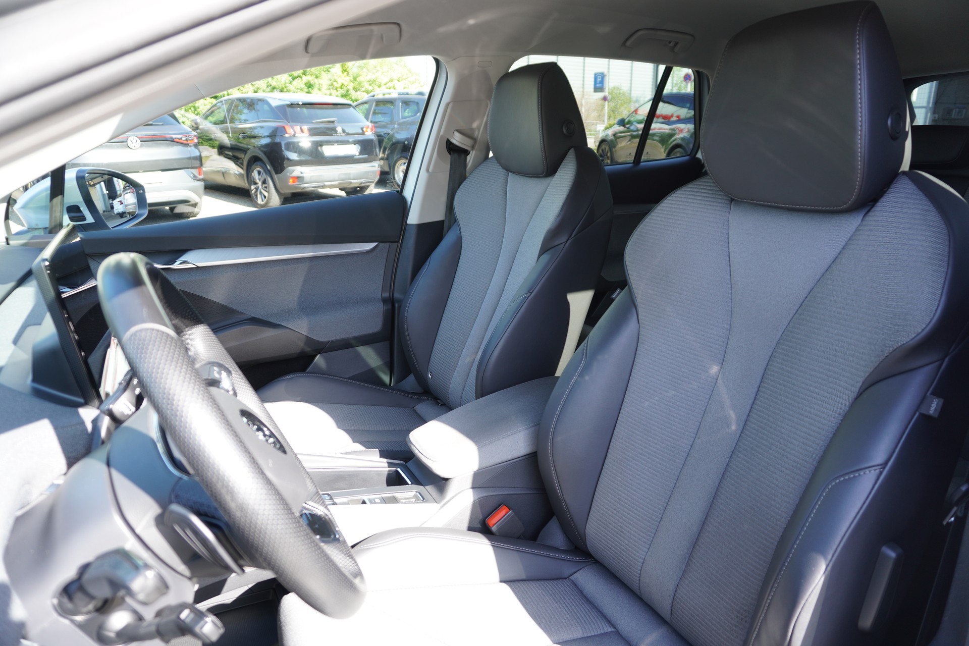 SKODA Enyaq iV 80-image-11