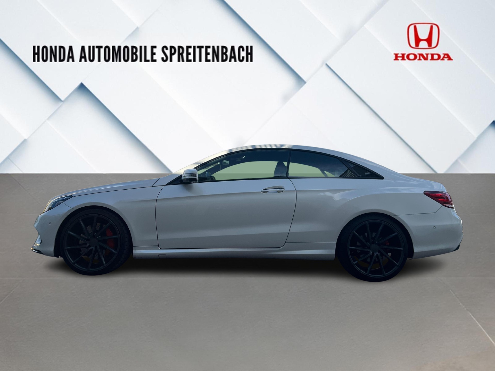 MERCEDES-BENZ E 500 V8 Coupé AMG Line mit Voll-Austattung-showroom-element-1