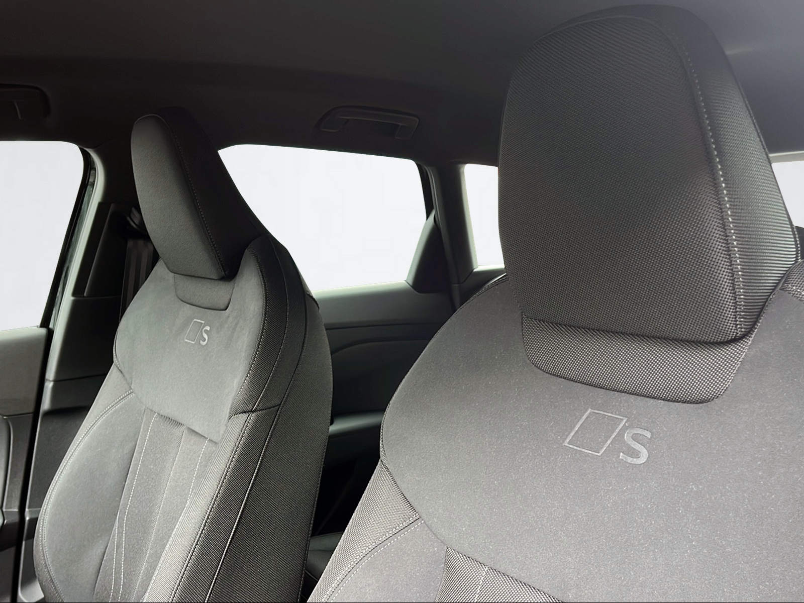 AUDI Q3 SUV TDI quattro 142 kW S t 2000ccm 193PS/142kW 4 Zylinder TDI Diesel-image-12