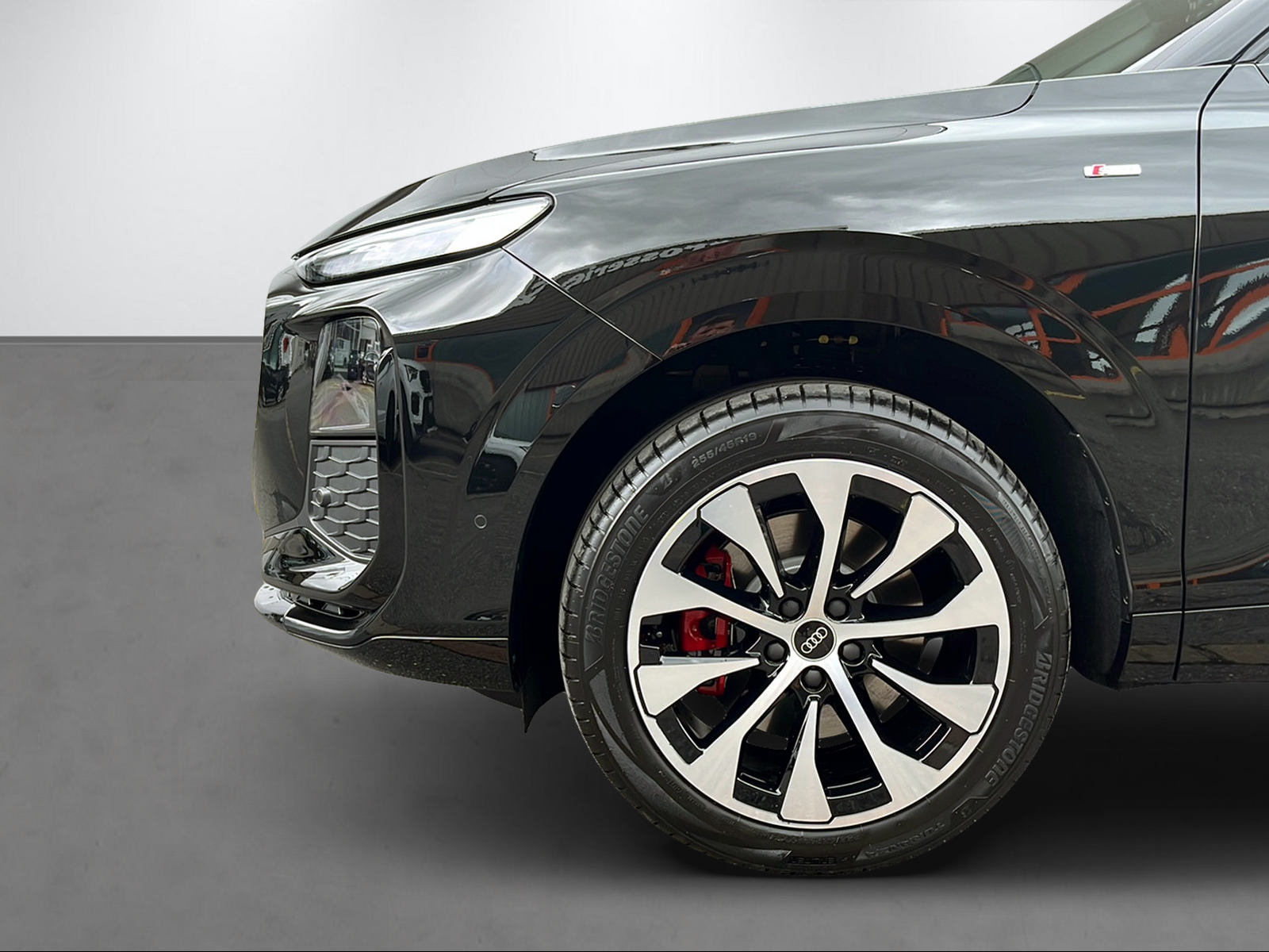 AUDI Q3 SUV TDI quattro 142 kW S t 2000ccm 193PS/142kW 4 Zylinder TDI Diesel-image-4