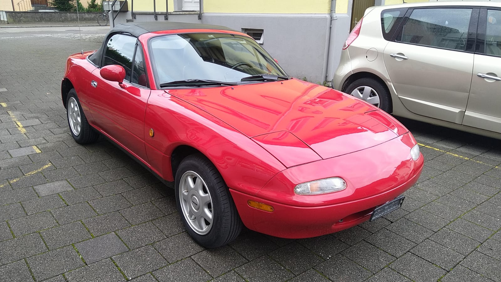 MAZDA MX-5 1.6i-16-image-1