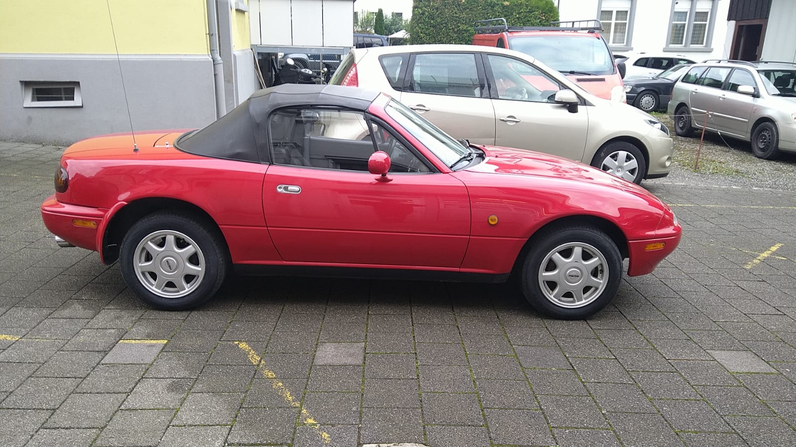 MAZDA MX-5 1.6i-16-image-4