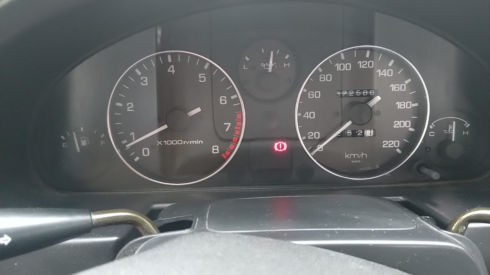 MAZDA MX-5 1.6i-16-image-8