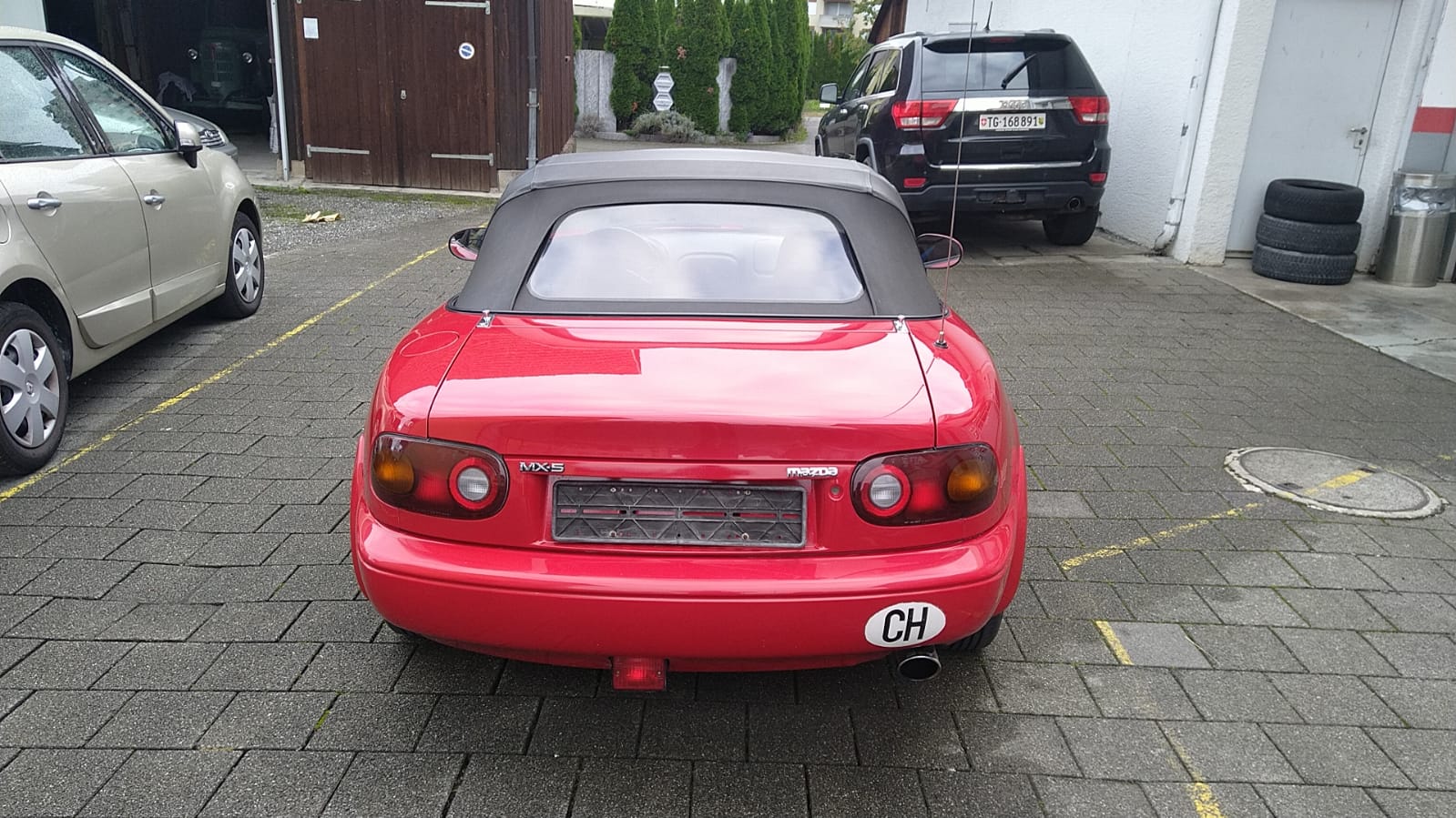 MAZDA MX-5 1.6i-16-image-6