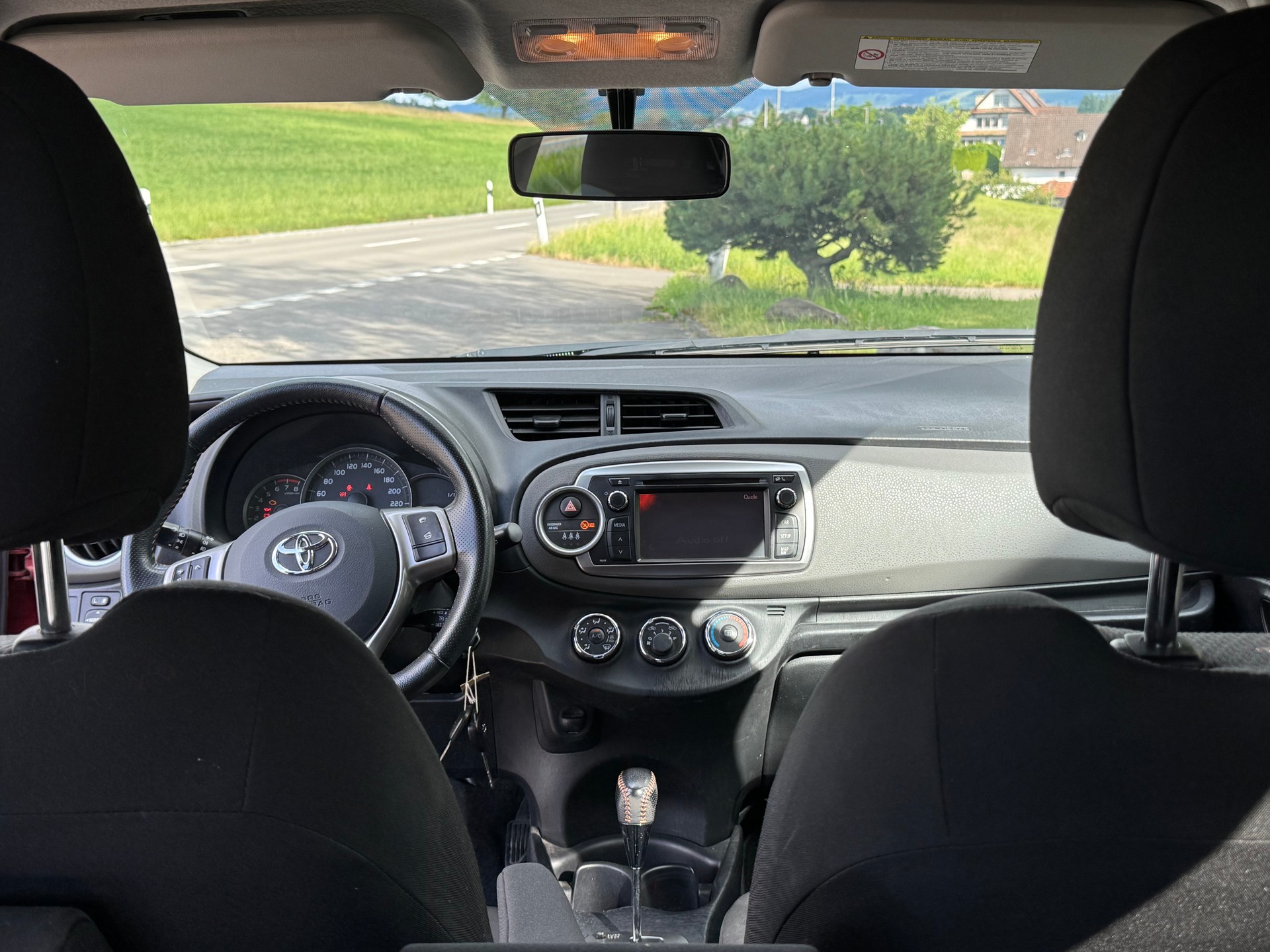 TOYOTA Yaris 1.33 Style Multidrive-image-7