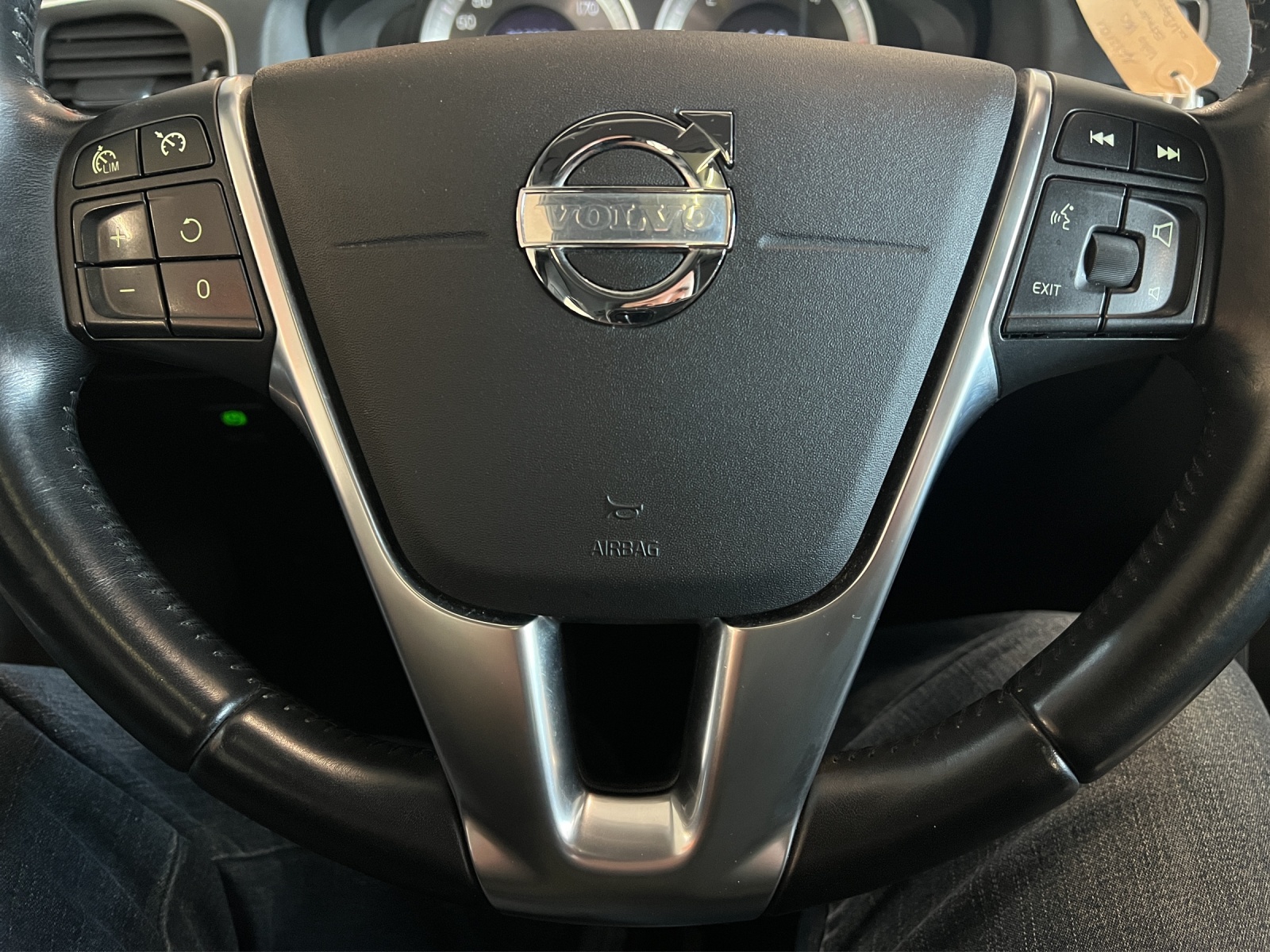 VOLVO V60 D5 AWD Summum Geartronic-image-13
