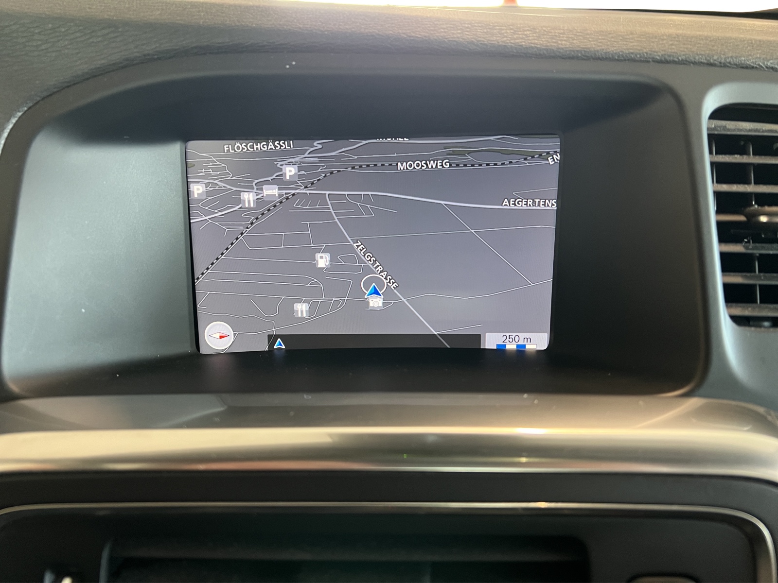 VOLVO V60 D5 AWD Summum Geartronic-image-11