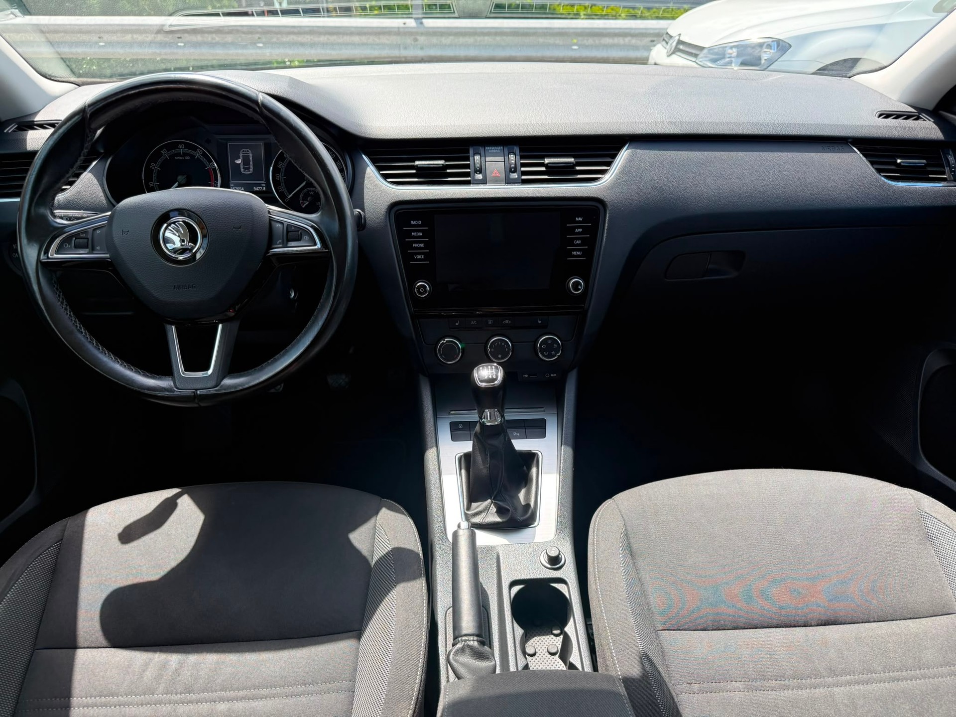 SKODA Octavia Combi 1.4 TSI Ambition-image-7