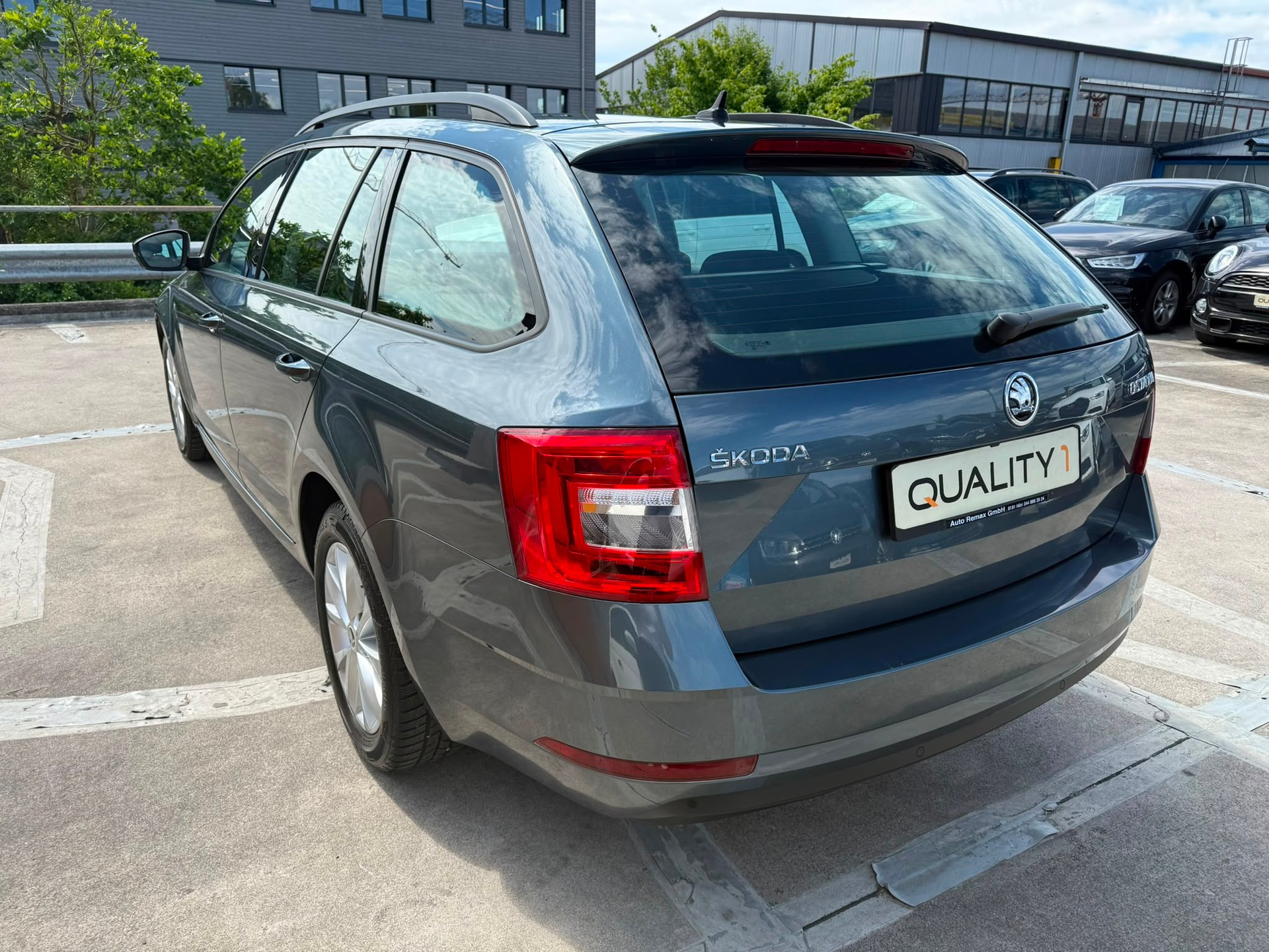 SKODA Octavia Combi 1.4 TSI Ambition-showroom-element-2