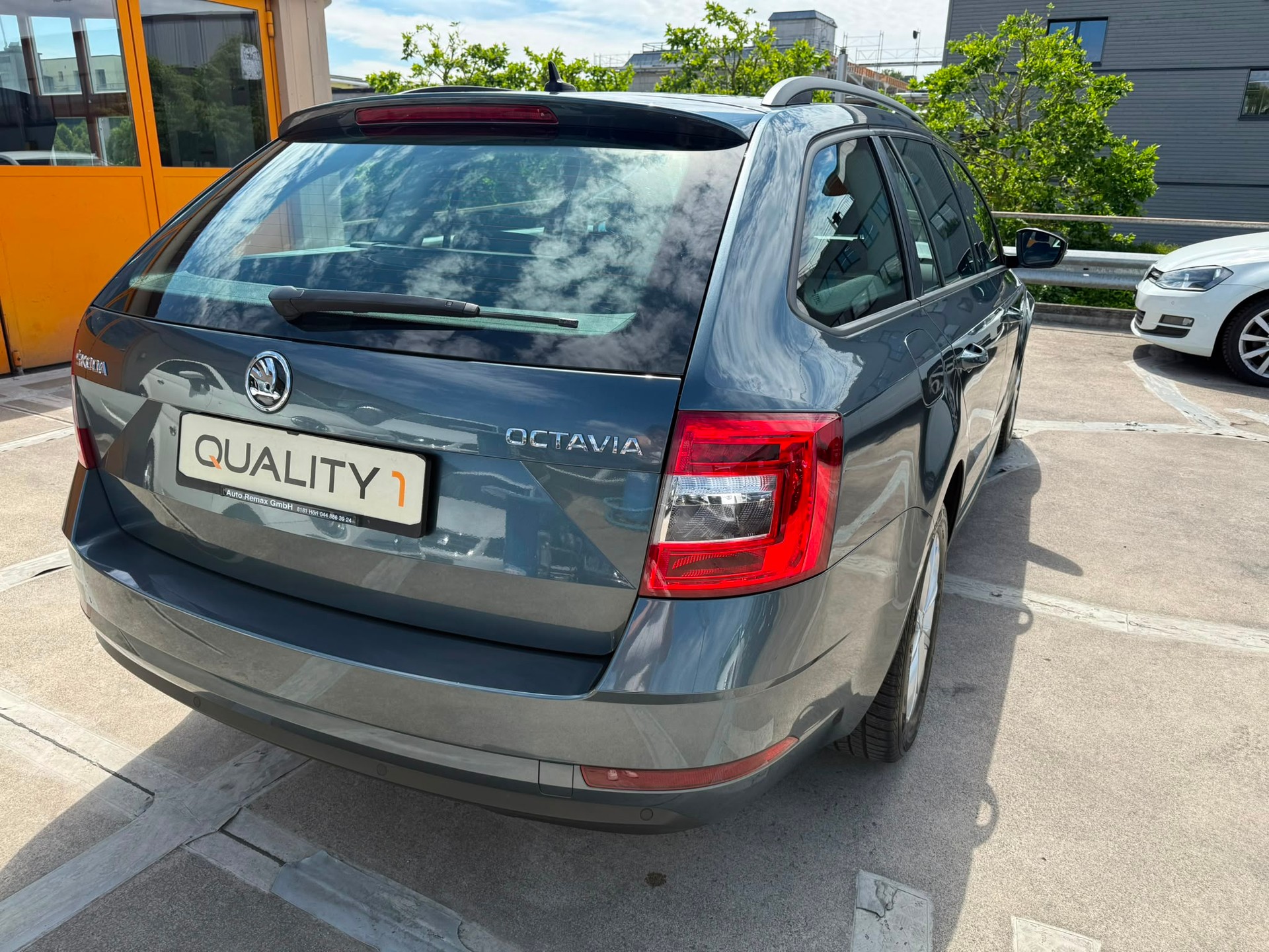 SKODA Octavia Combi 1.4 TSI Ambition-showroom-element-3