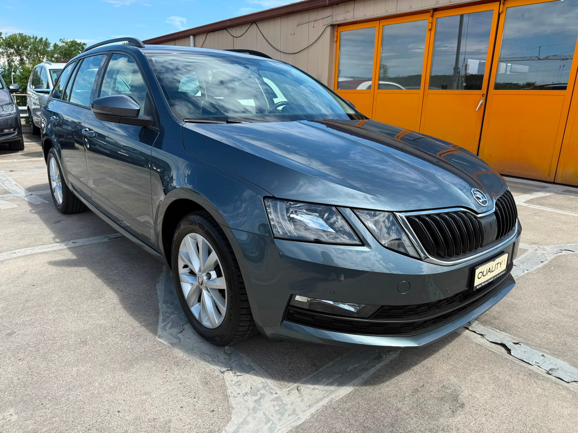 SKODA Octavia Combi 1.4 TSI Ambition-image-5