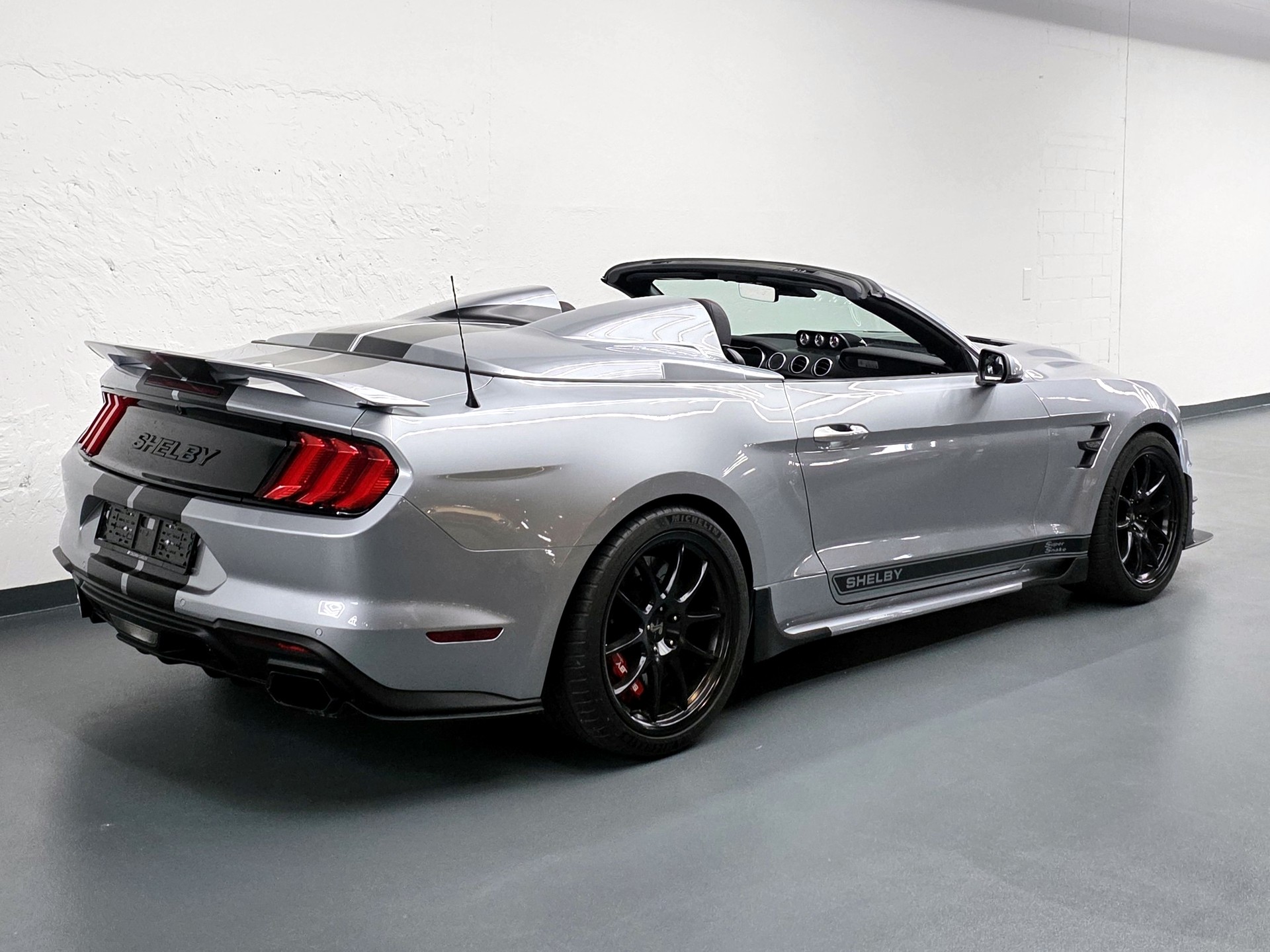 FORD Mustang Shelby Super Snake Speedster-showroom-element-2