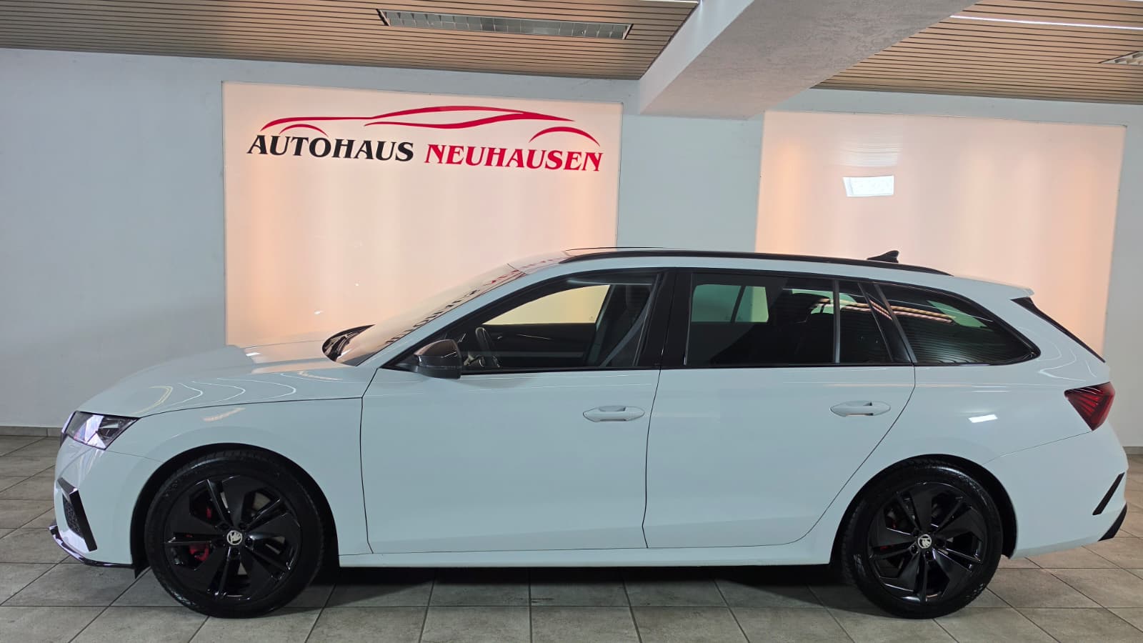 SKODA Octavia Combi 2.0 TSI DSG RS, Top Zustand, Schweizer Fahrzeug, Frisch ab MFK und Frisch ab Service, 8-FACH BEREIFT-image-5