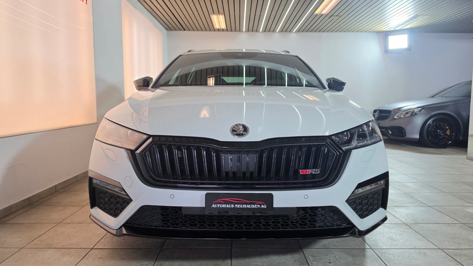 SKODA Octavia Combi 2.0 TSI DSG RS, Top Zustand, Schweizer Fahrzeug, Frisch ab MFK und Frisch ab Service, 8-FACH BEREIFT-showroom-element-1