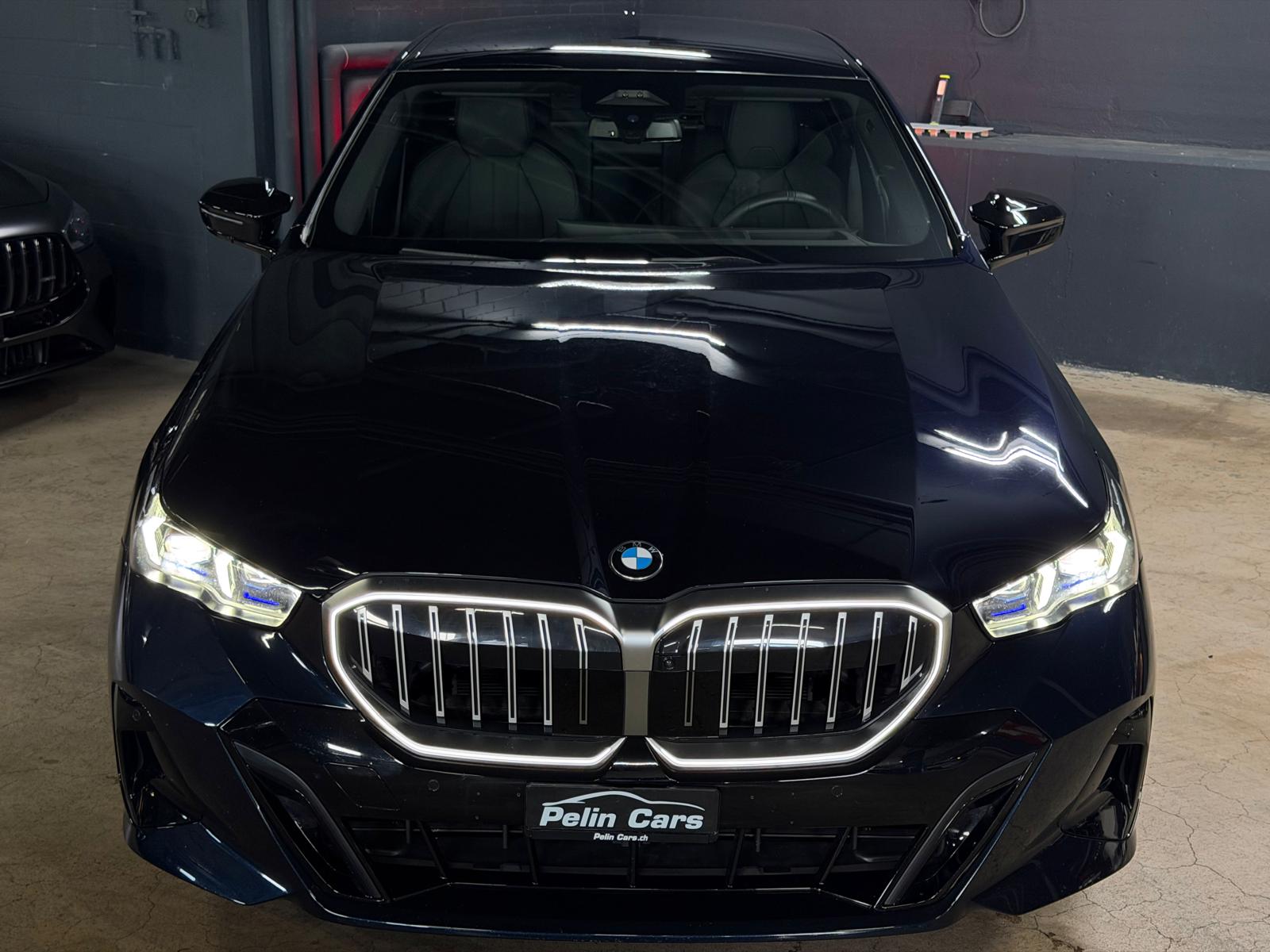 BMW 520i 48V M-Sport Limited Black&Silver Performance Steptronic-showroom-element-2