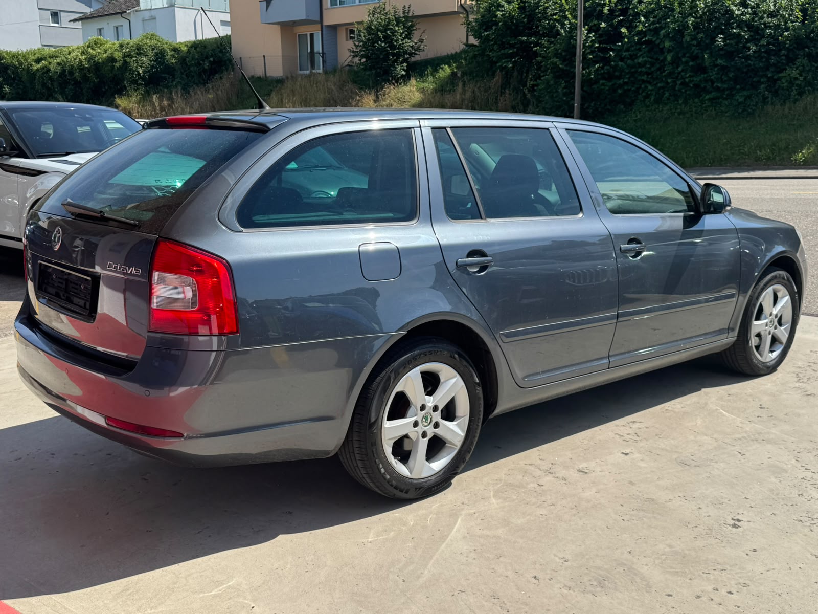 SKODA Octavia Combi 1.6 TDI Adventure 4x4-showroom-element-3