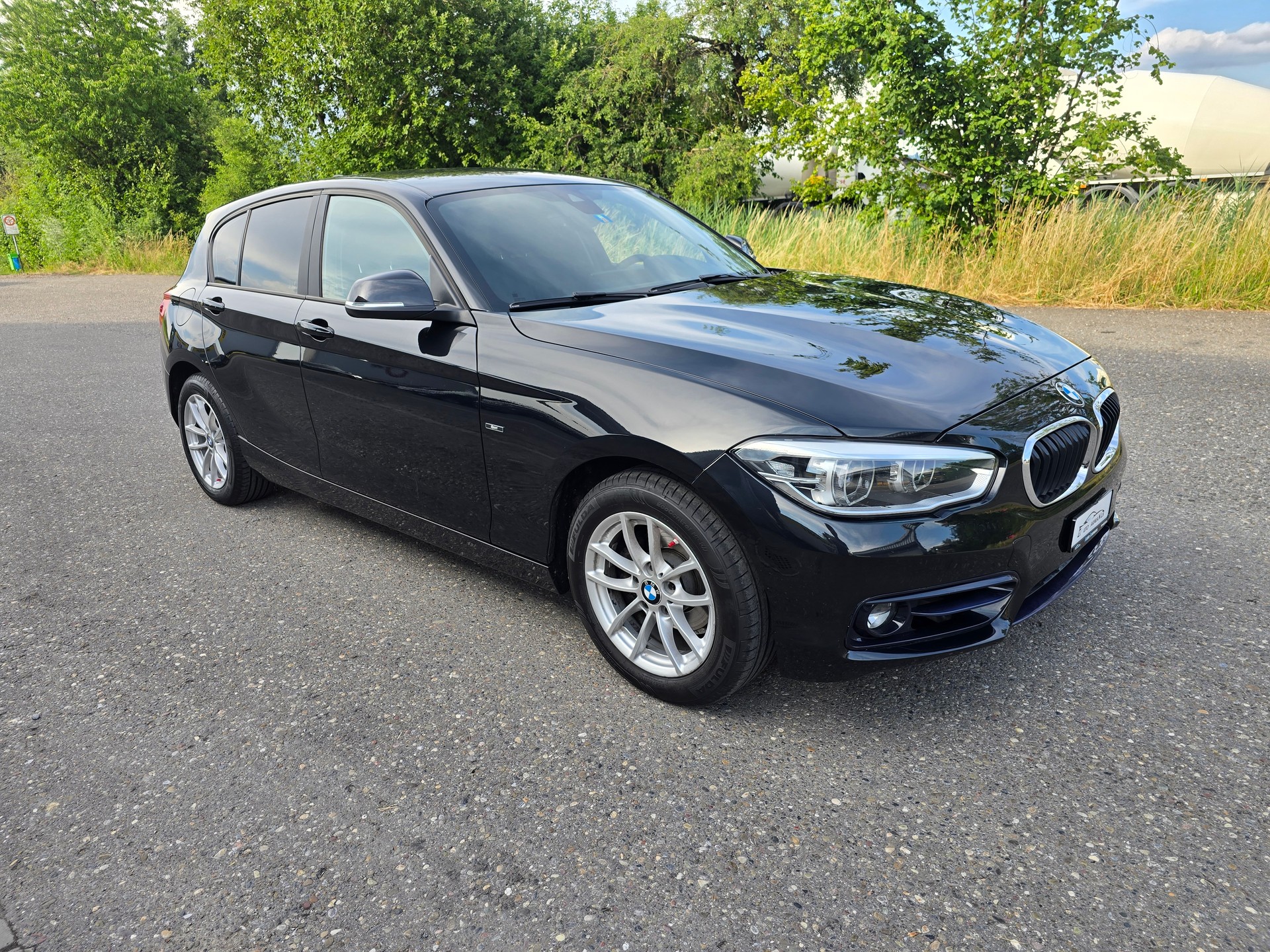 BMW 118i Urban Line Steptronic-showroom-element-1