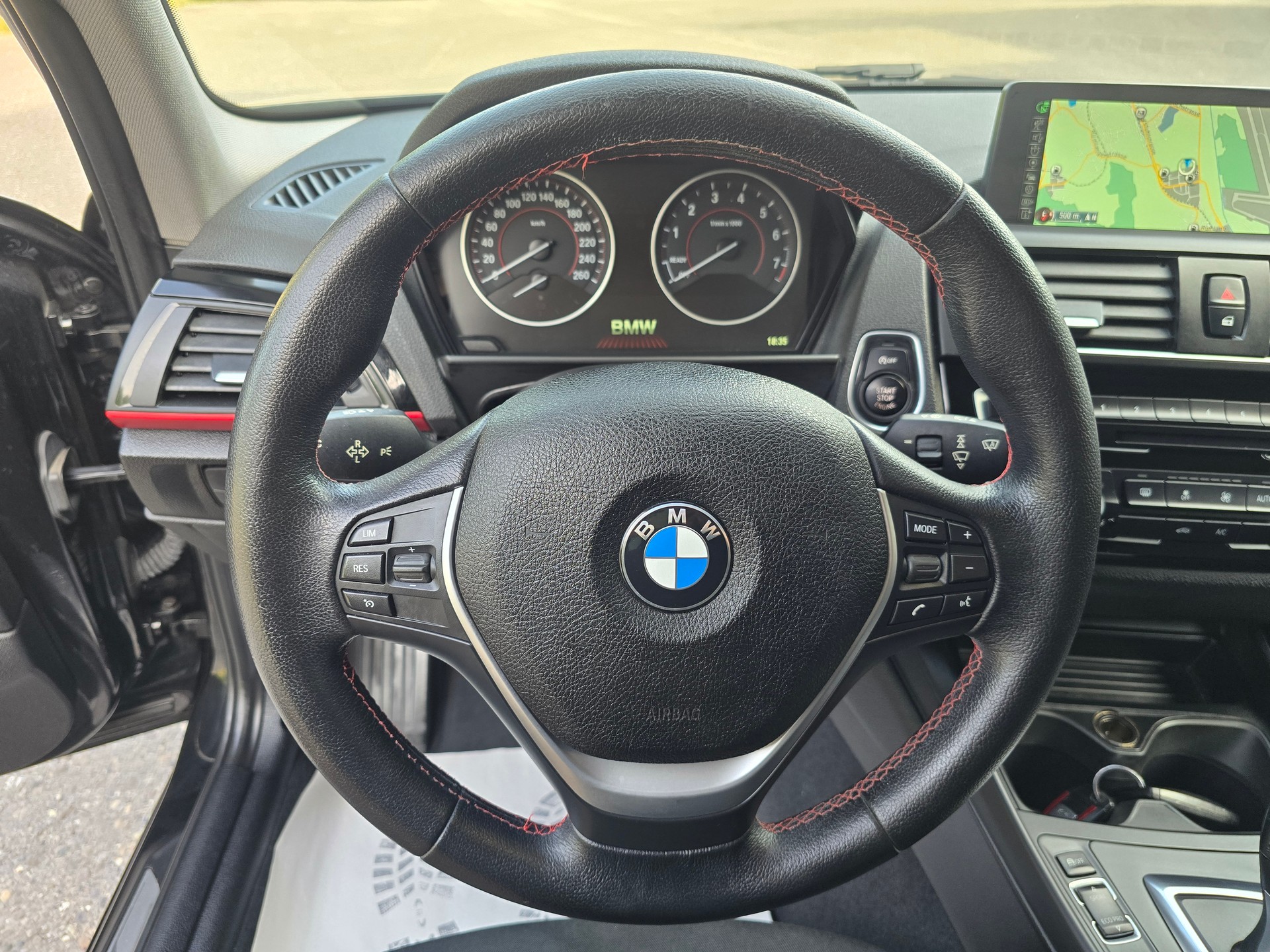 BMW 118i Urban Line Steptronic-image-16