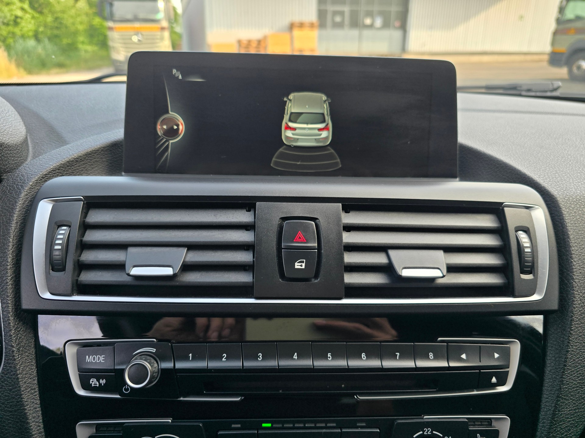 BMW 118i Urban Line Steptronic-image-22