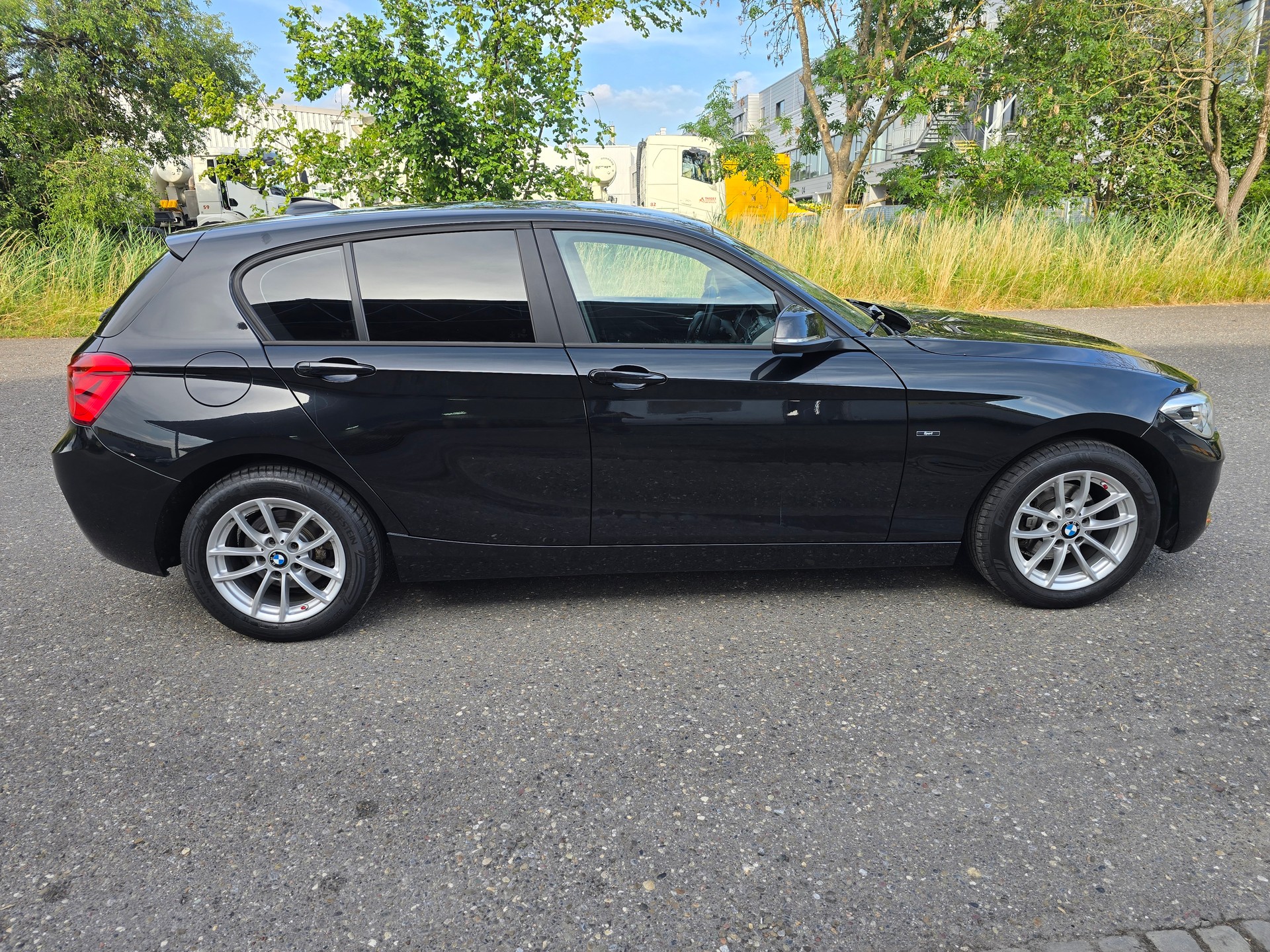 BMW 118i Urban Line Steptronic-image-8