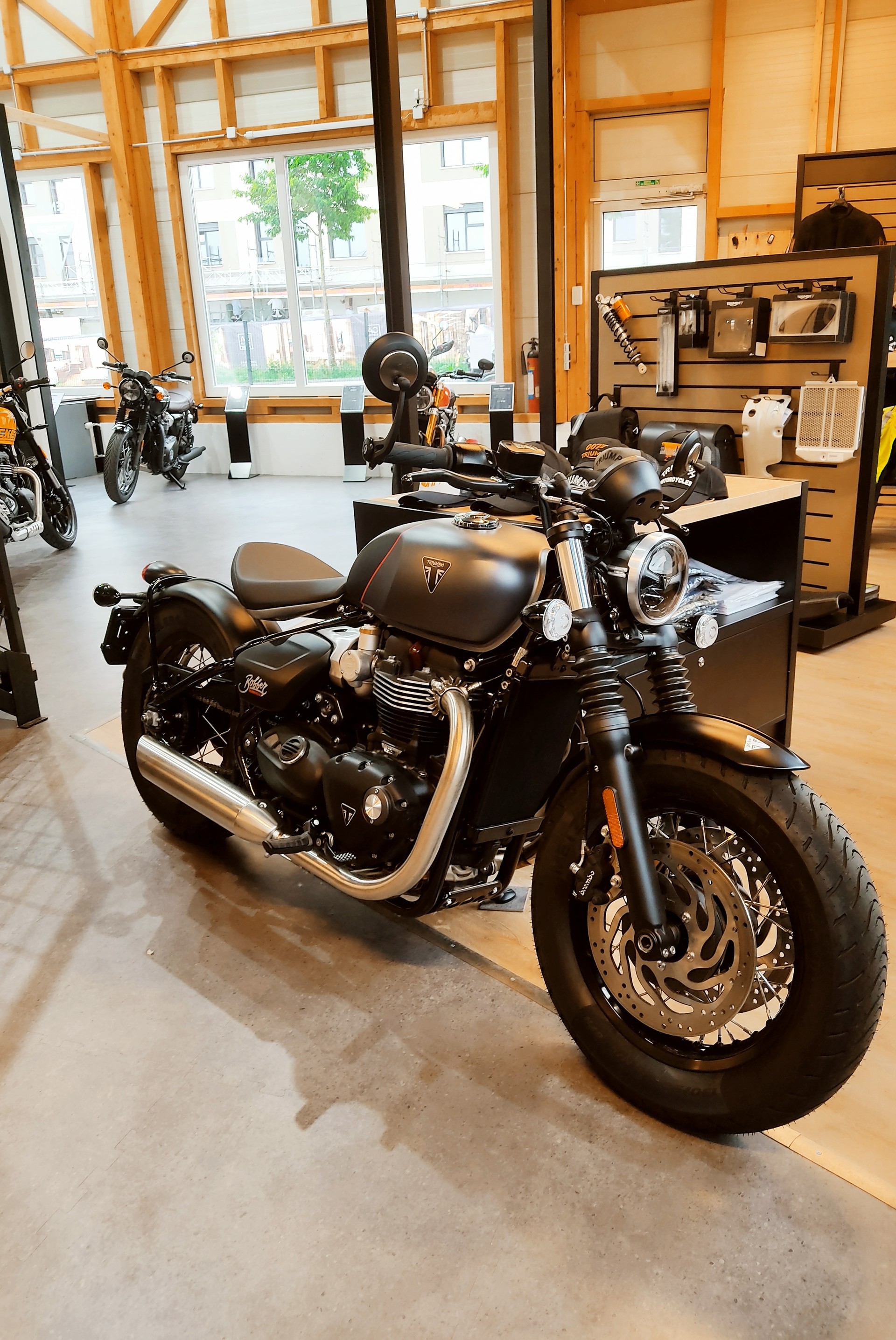 TRIUMPH Bonneville 1200 Bobber-image-0
