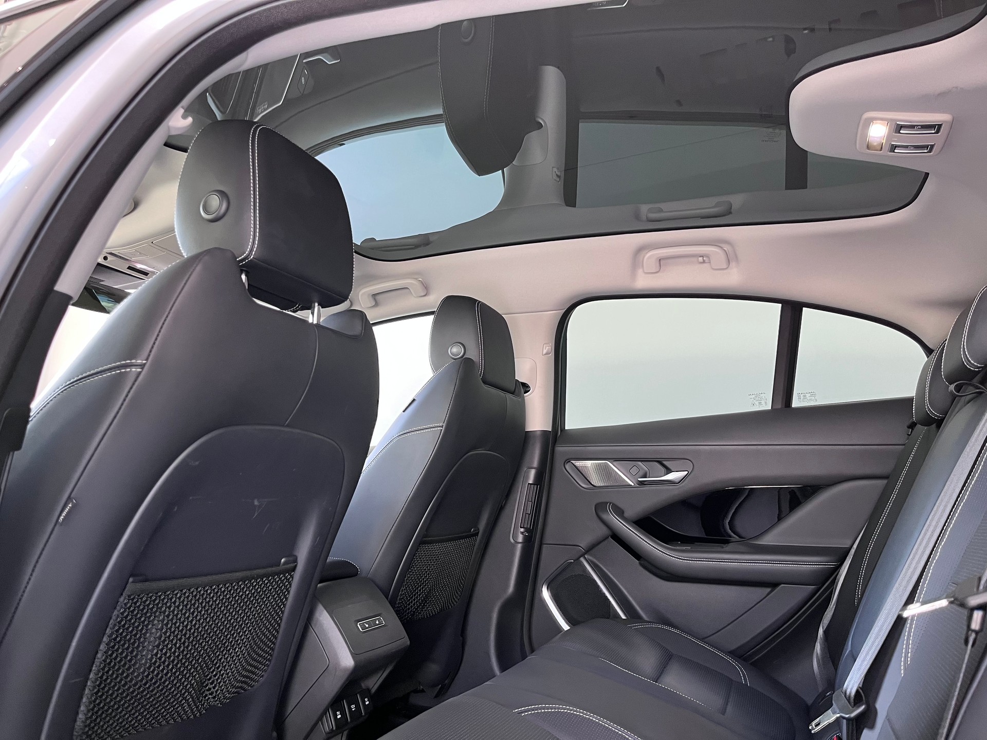 JAGUAR I-Pace EV400 HSE AWD-image-7
