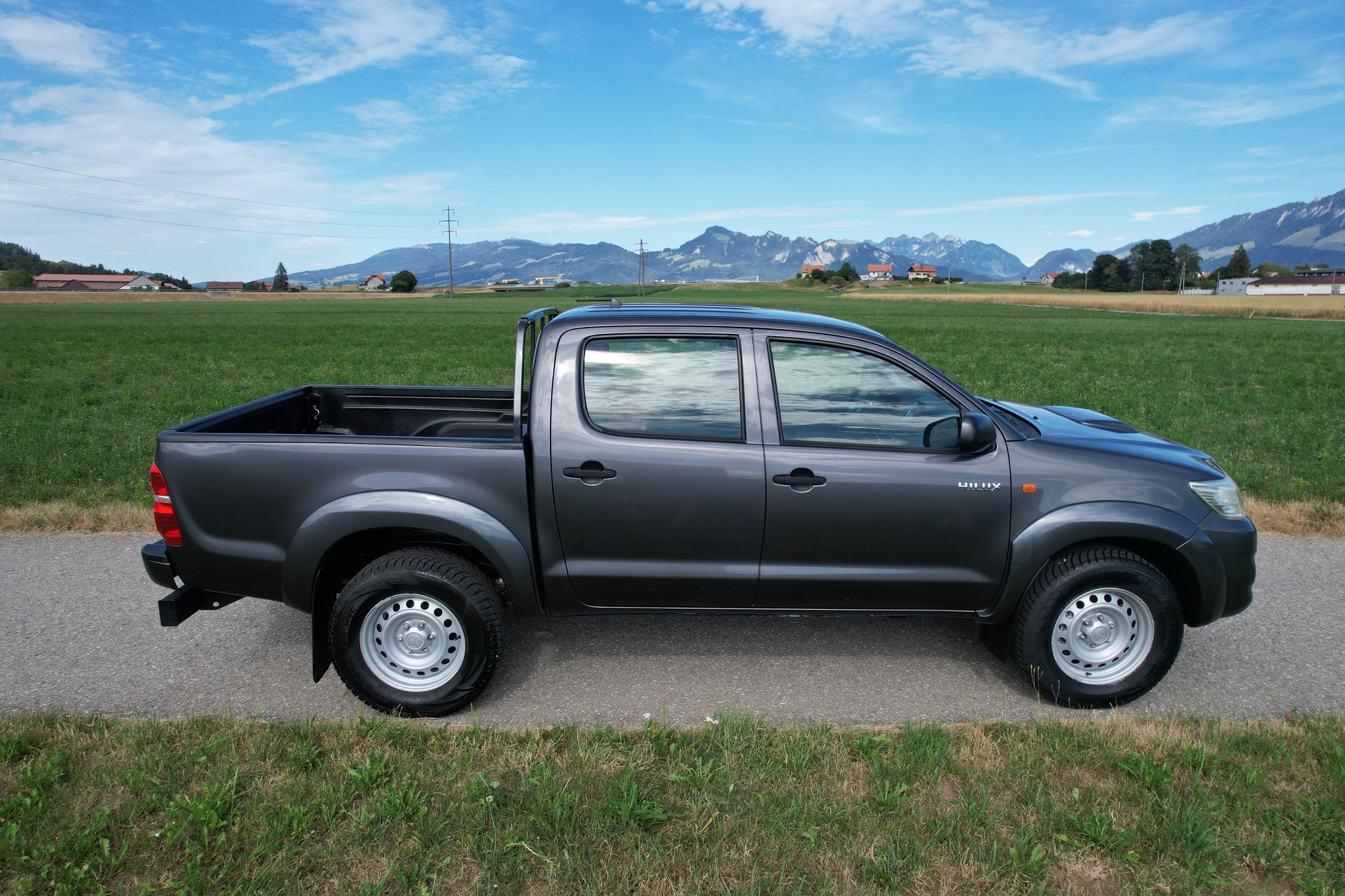 TOYOTA Hilux 2.5D 4WD Double Cab Luna-image-11