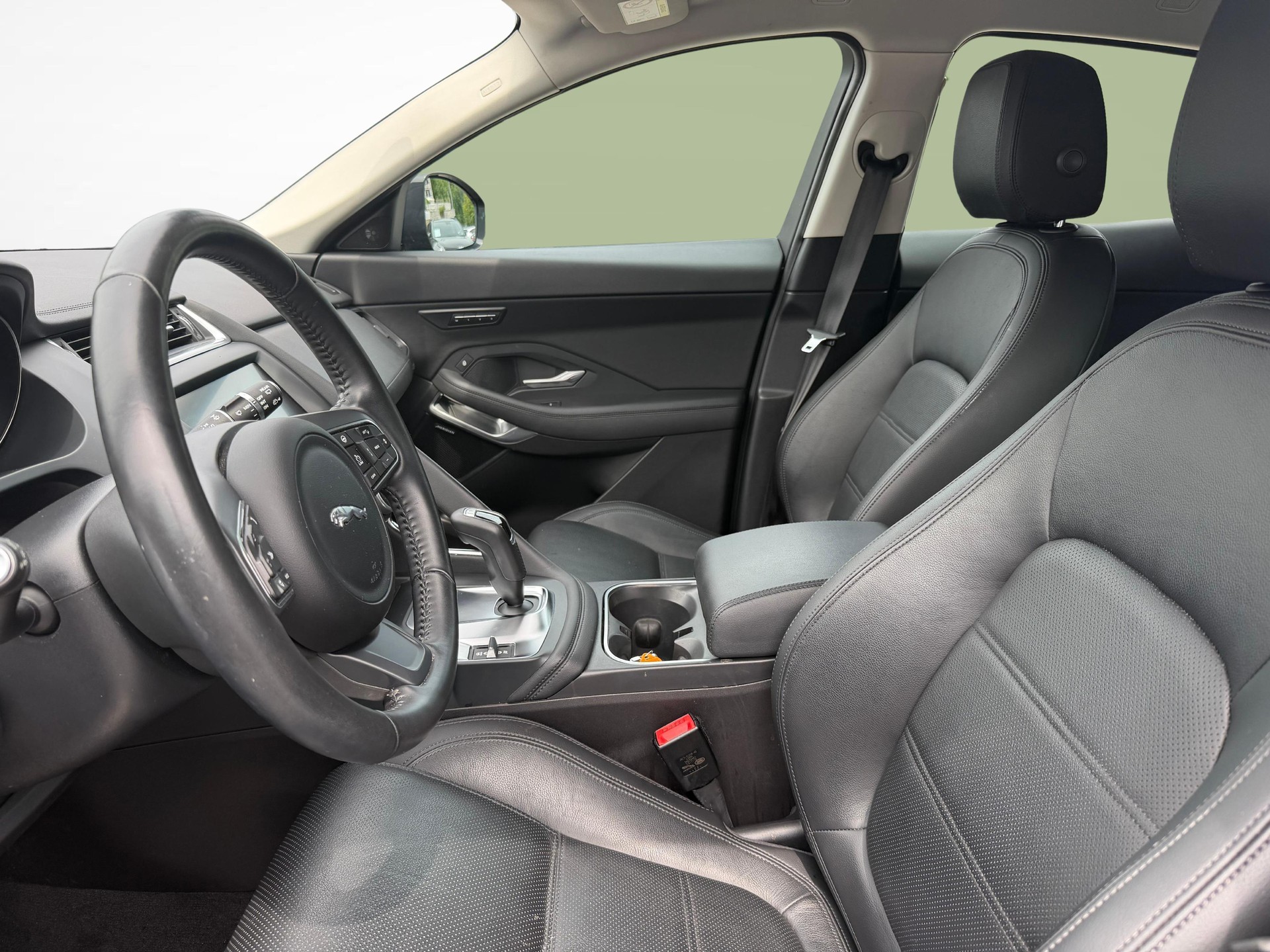 JAGUAR E-Pace 2.0 T 200 SE AWD-showroom-element-1