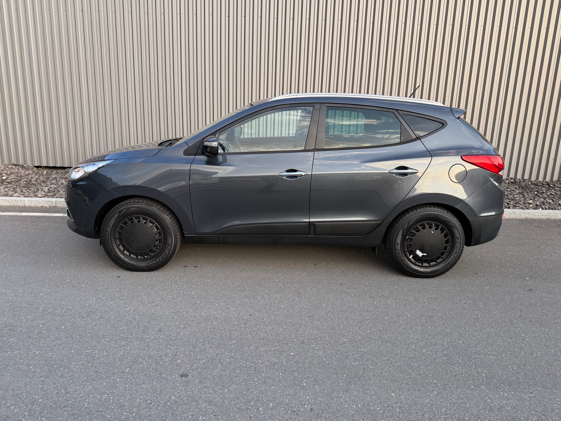 HYUNDAI iX 35 2.0 Premium 4WD Automatic-showroom-element-1