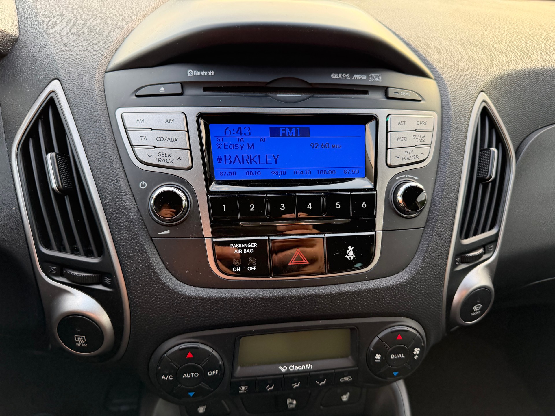 HYUNDAI iX 35 2.0 Premium 4WD Automatic-image-34