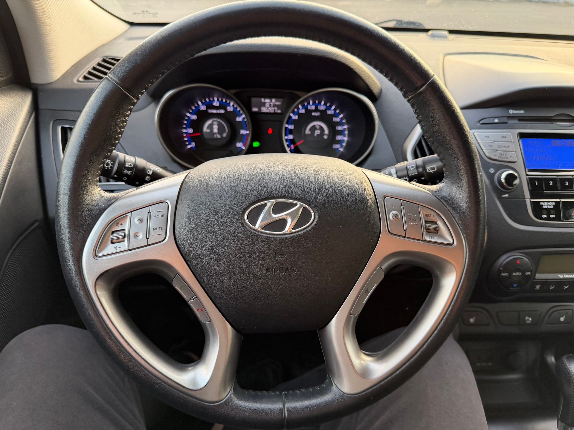 HYUNDAI iX 35 2.0 Premium 4WD Automatic-image-33