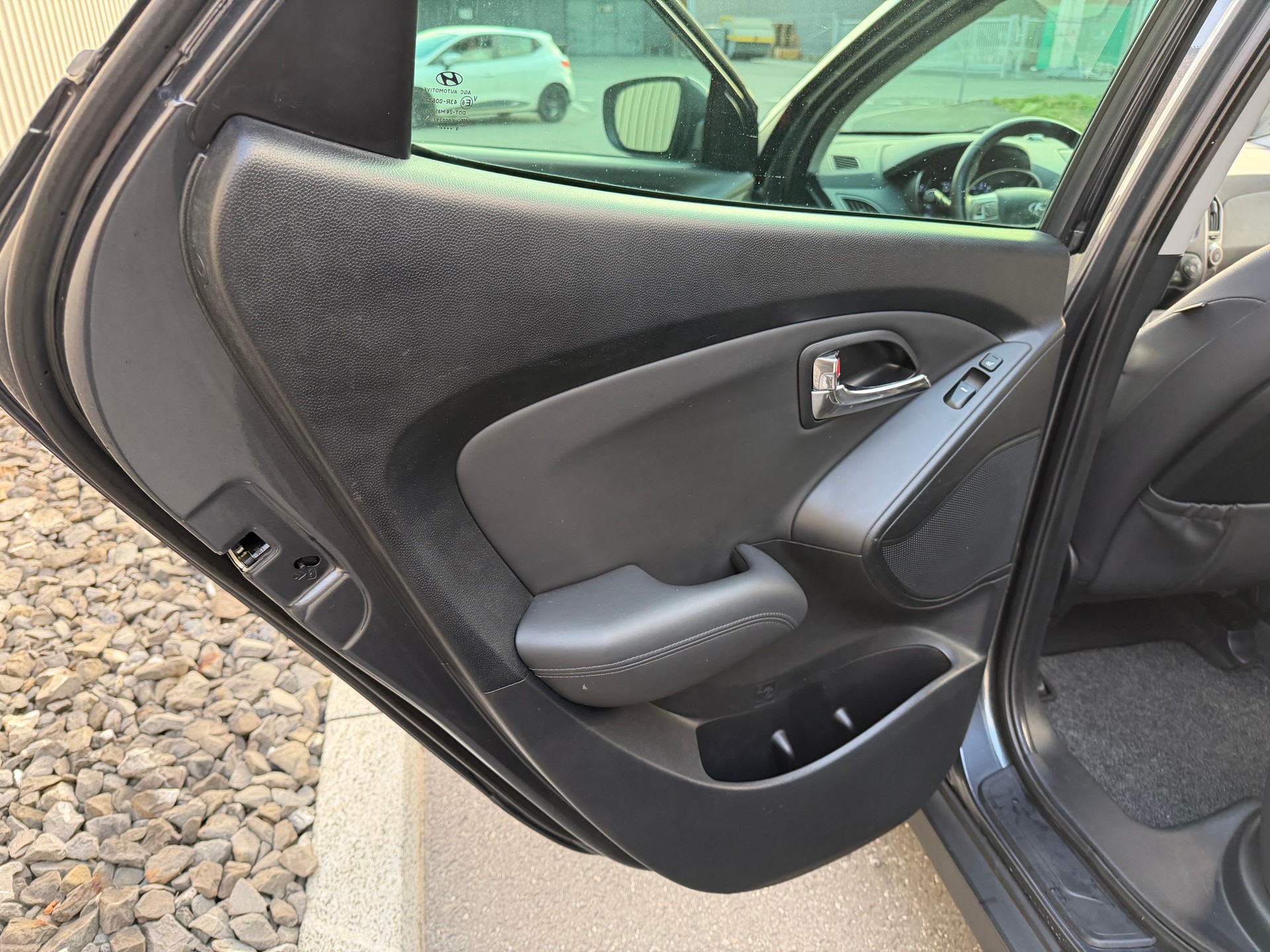 HYUNDAI iX 35 2.0 Premium 4WD Automatic-image-20