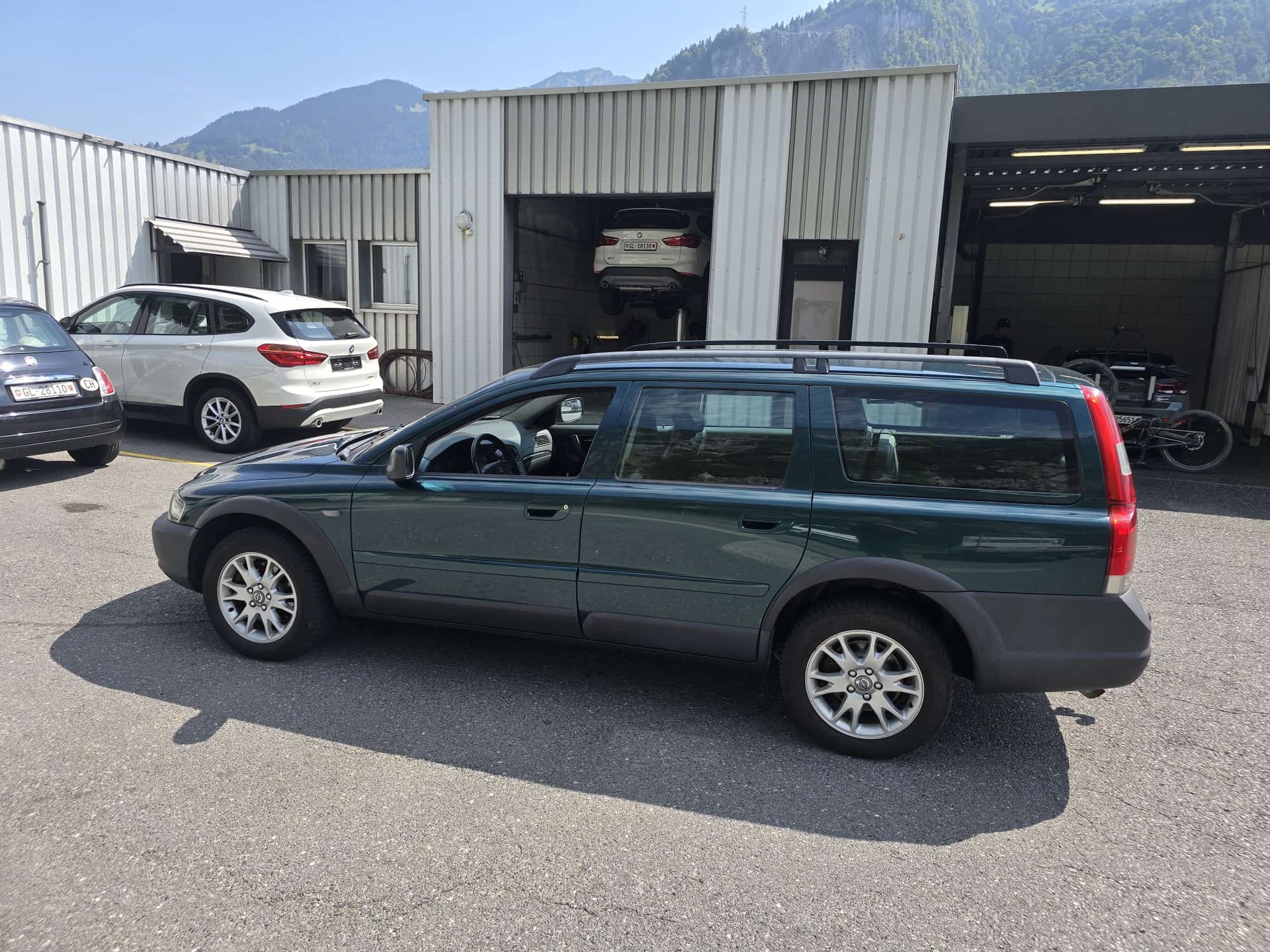 VOLVO XC70 D5 AWD Geartronic-image-1