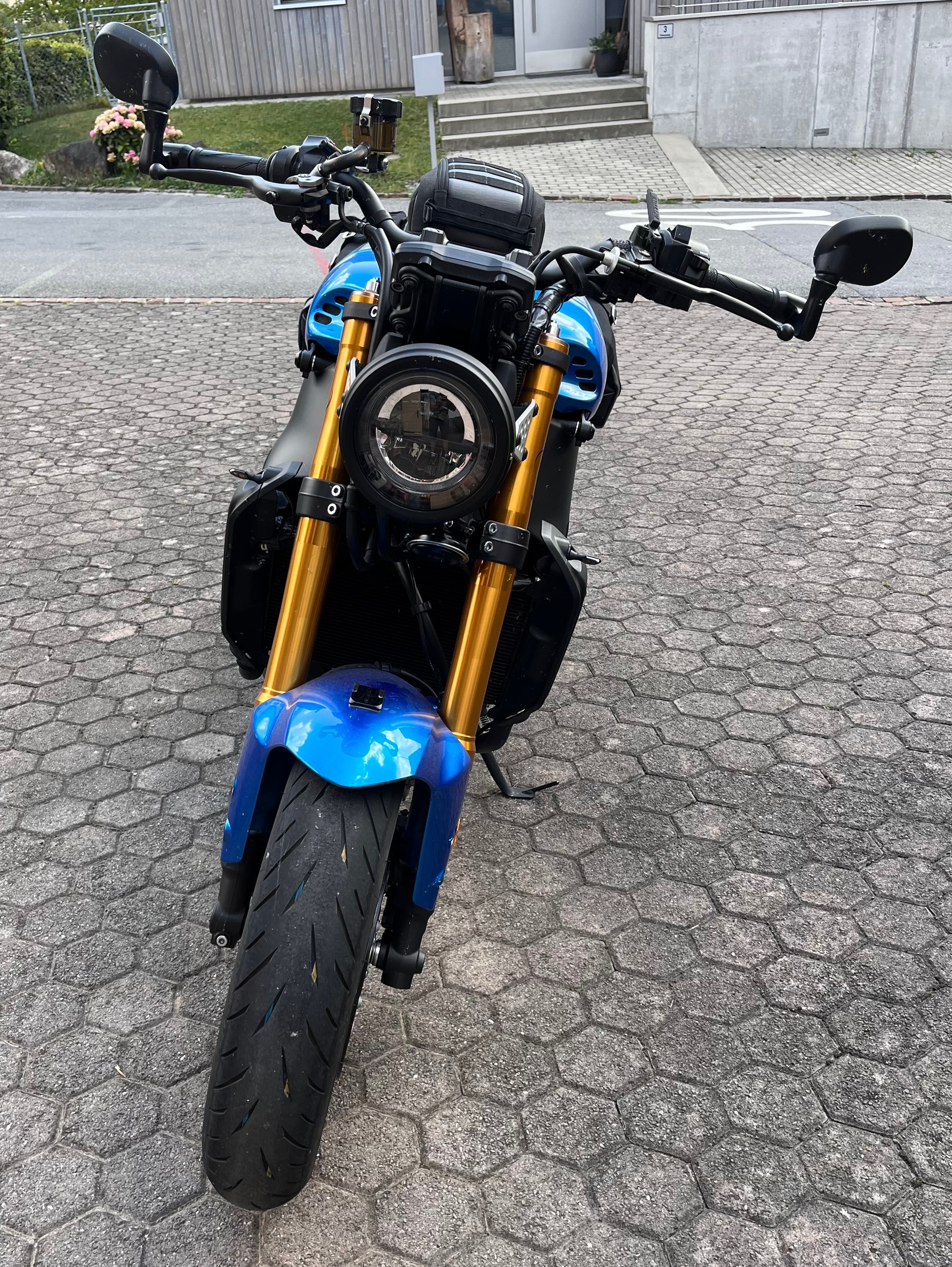 YAMAHA XSR 900-image-2