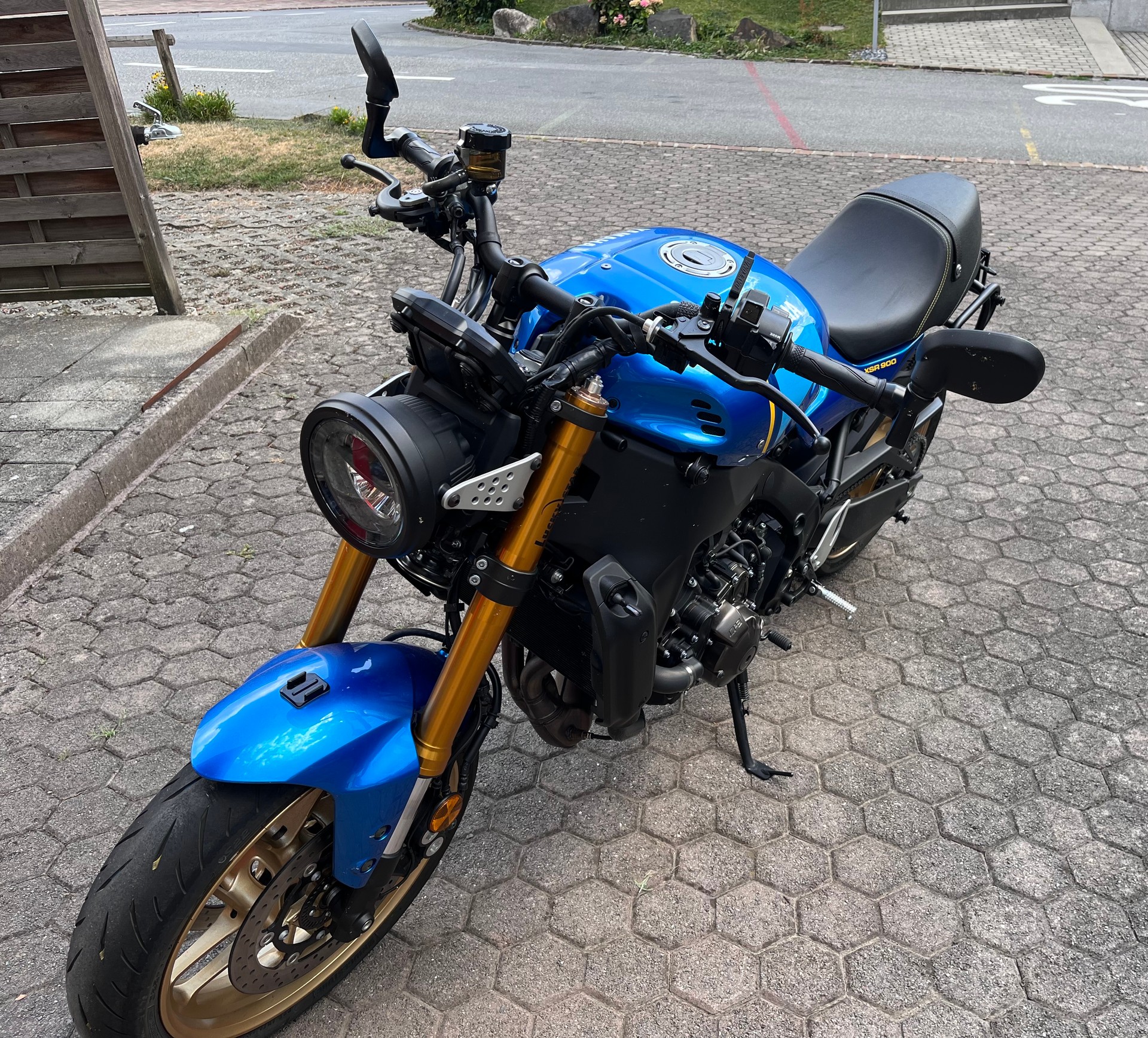 YAMAHA XSR 900-image-3