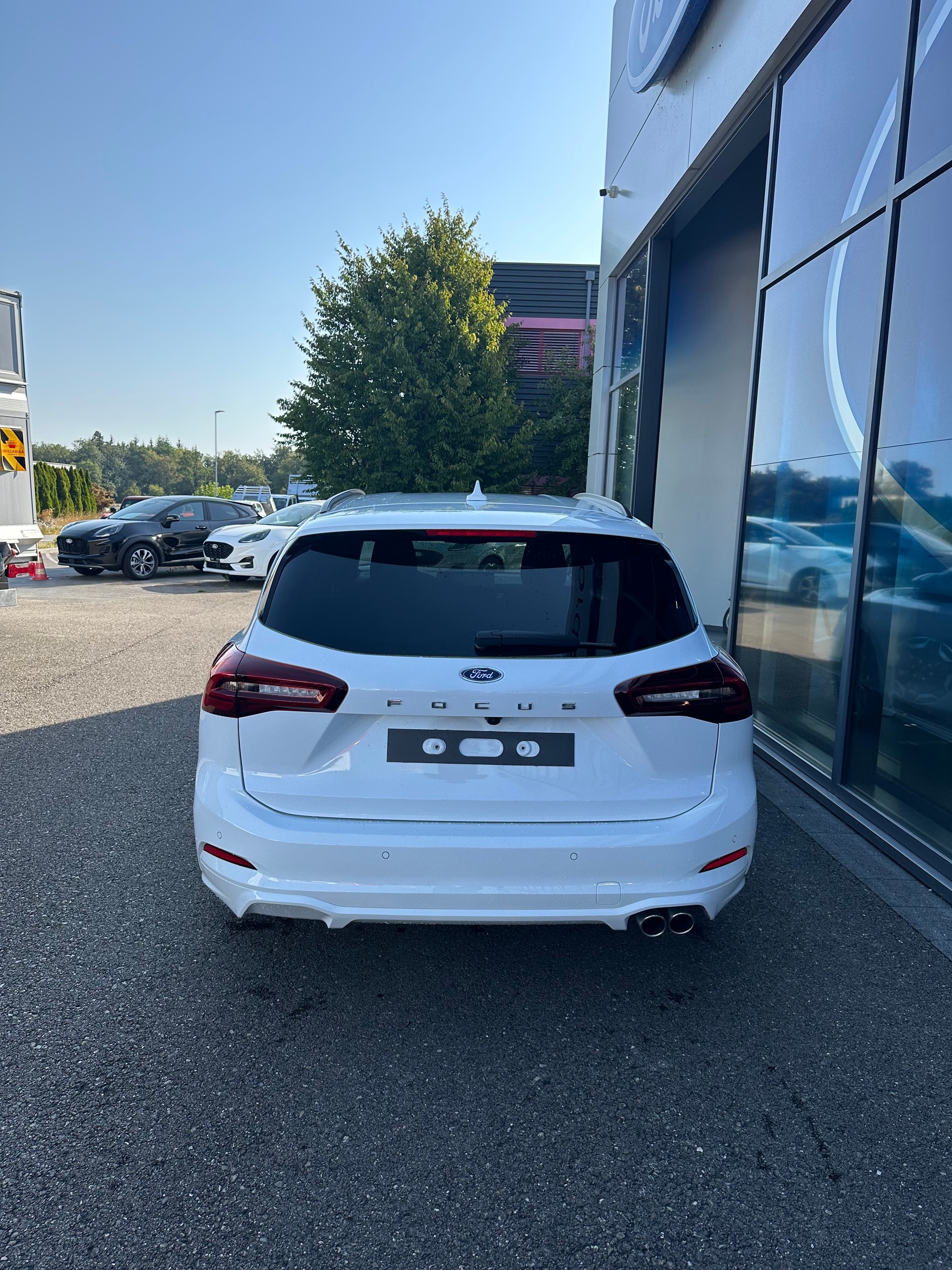 FORD Focus Station Wagon 1.0i EcoB ST-Line X/155CV/Aut.-image-4