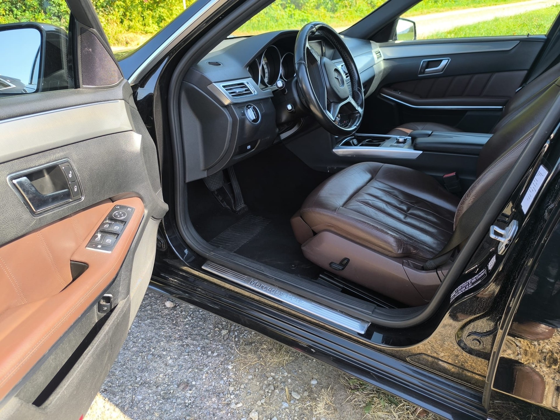 MERCEDES-BENZ E 220 BlueTEC Avantgarde 4Matic 7G-Tronic-image-13