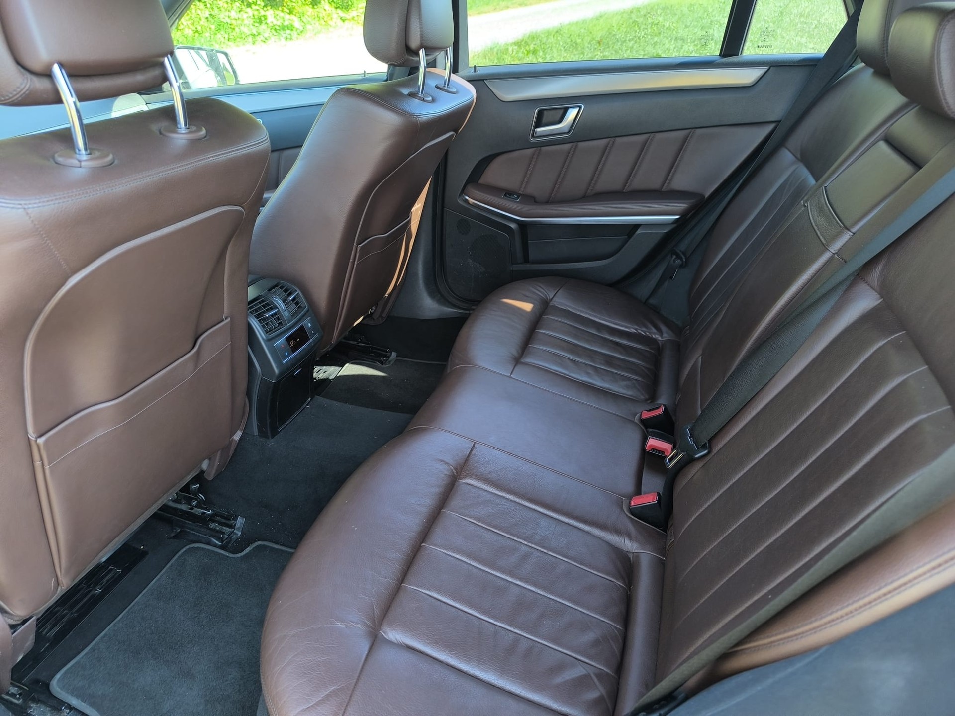MERCEDES-BENZ E 220 BlueTEC Avantgarde 4Matic 7G-Tronic-image-11