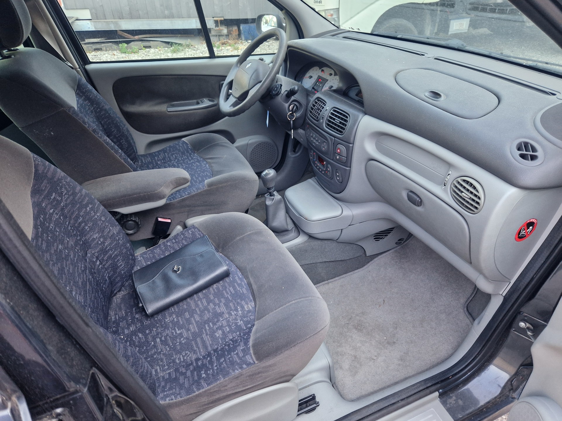 RENAULT Scénic 2.0 16V Fairway-image-11