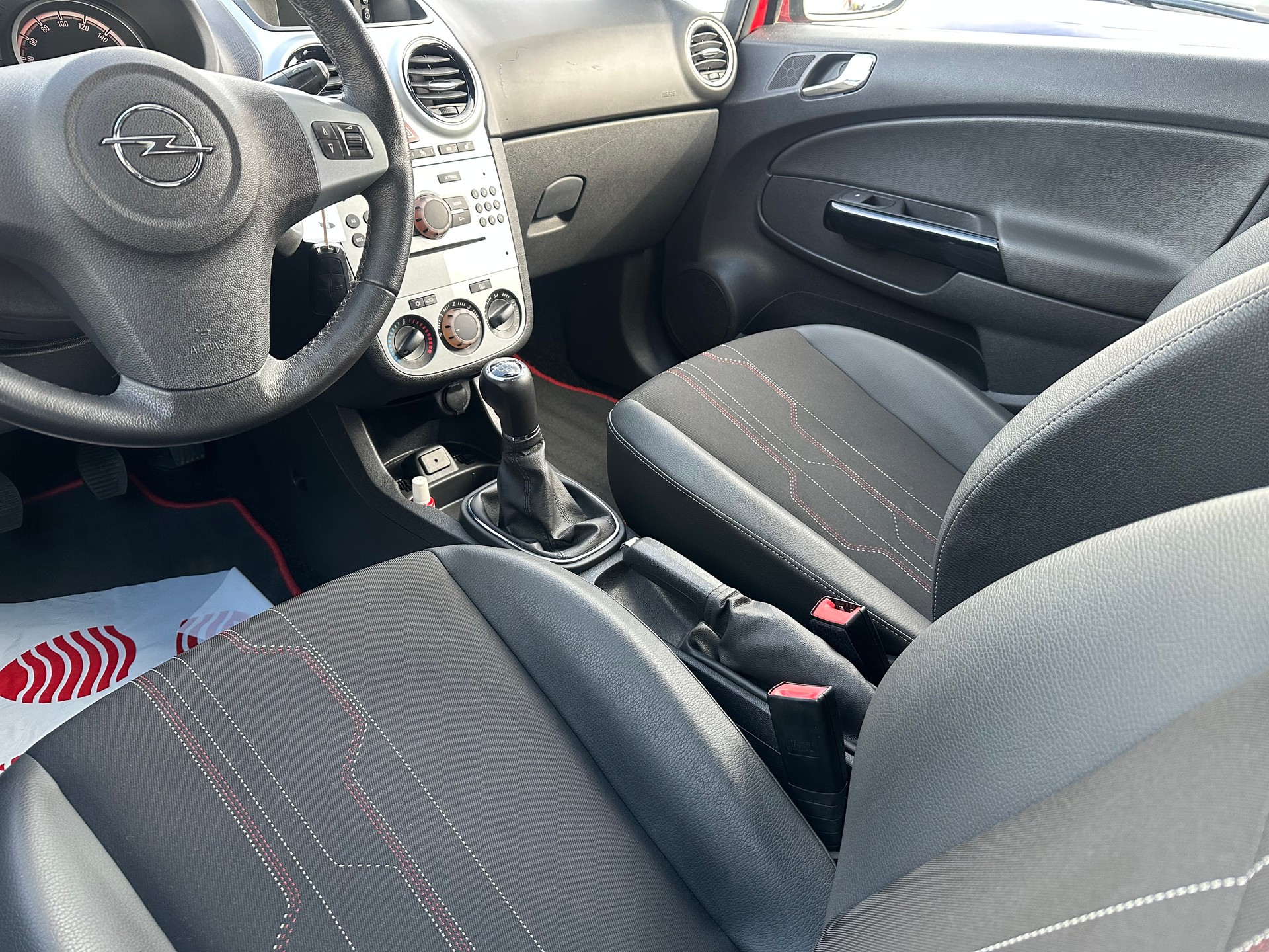 OPEL Corsa 1.4 TP Anniversary Edition-image-7