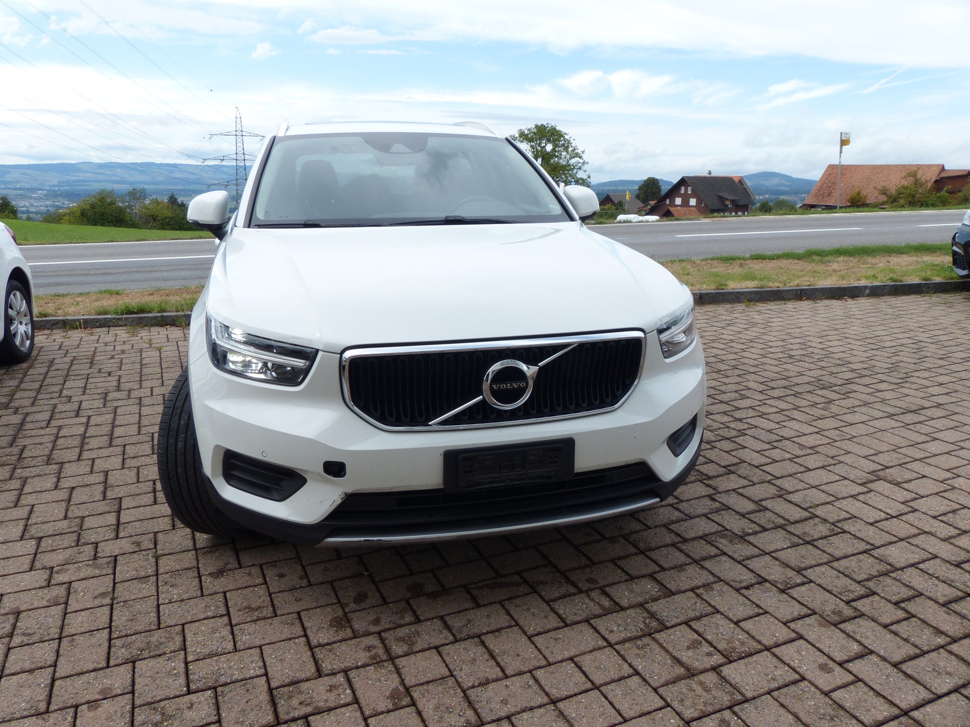 VOLVO XC40 T3 Momentum-showroom-element-2