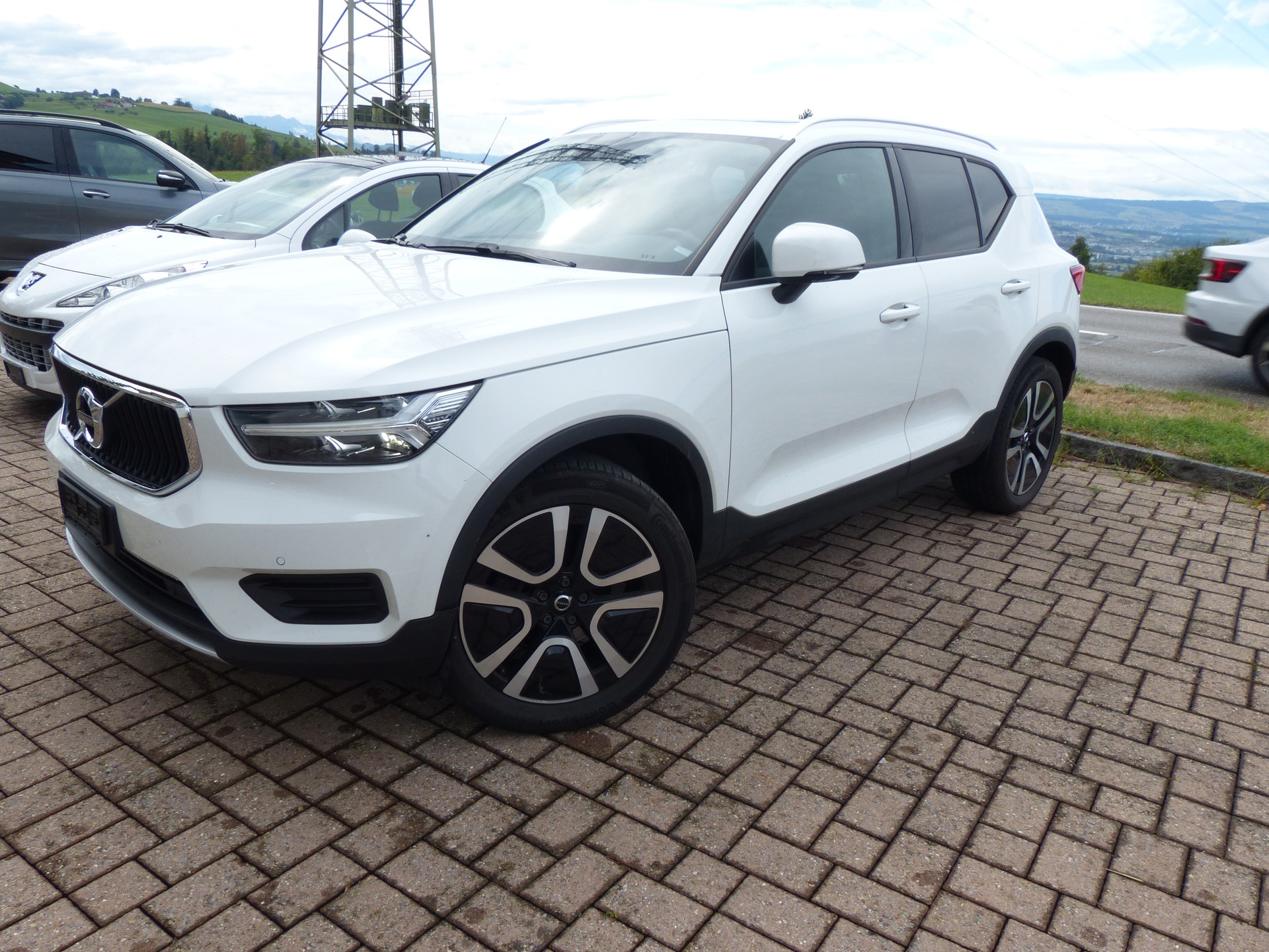 VOLVO XC40 T3 Momentum-showroom-element-3