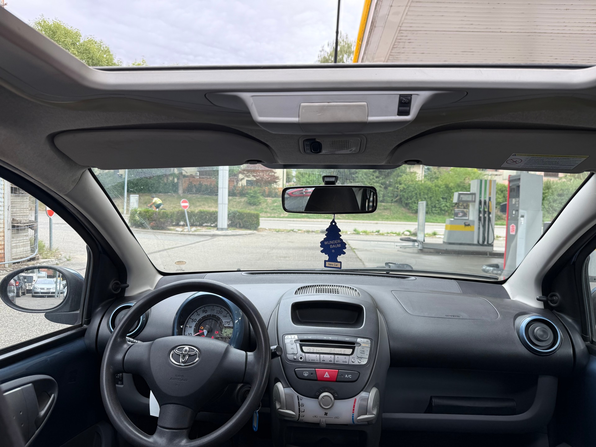 TOYOTA Aygo 1.0 blue-image-7