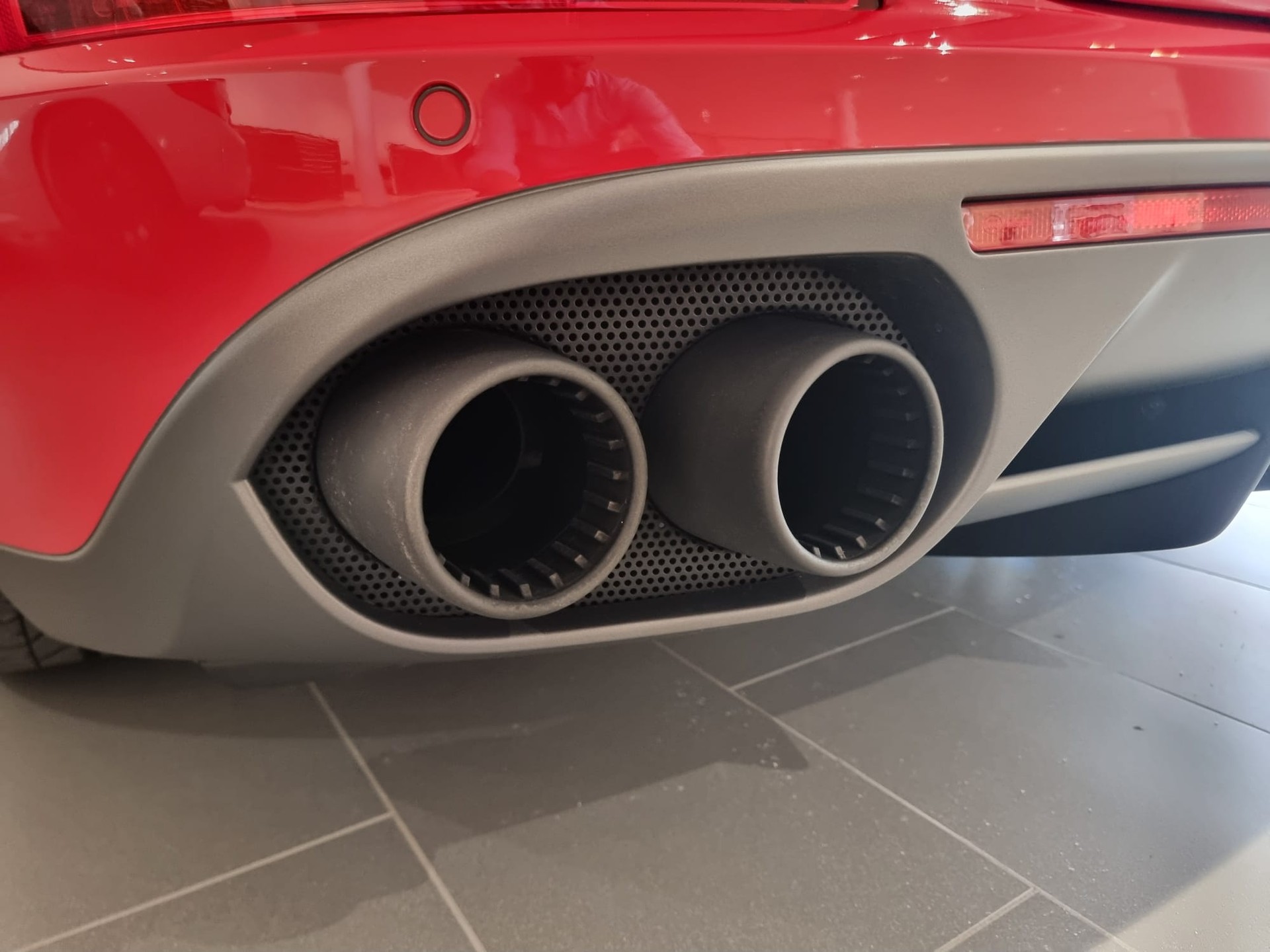 FERRARI California 3.9 V8 T-image-7