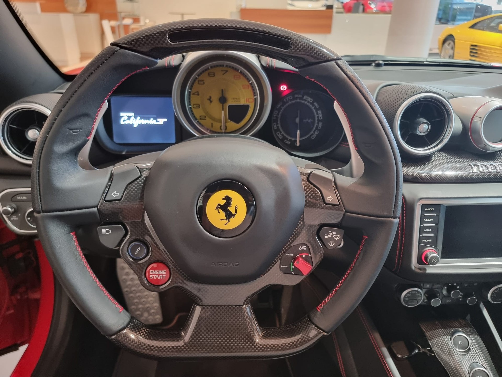 FERRARI California 3.9 V8 T-image-10
