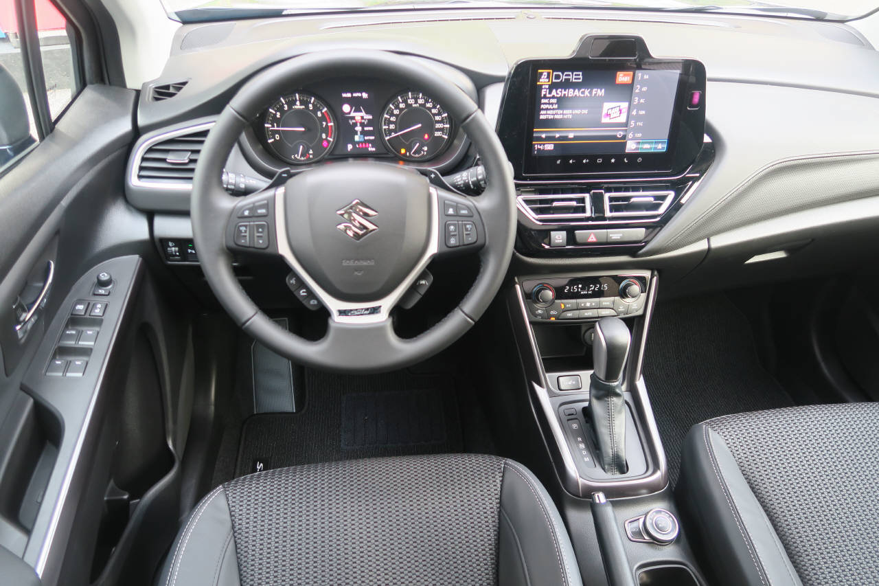 SUZUKI S-Cross 1.4 T Piz Sulai Top Hybrid 4x4-image-4