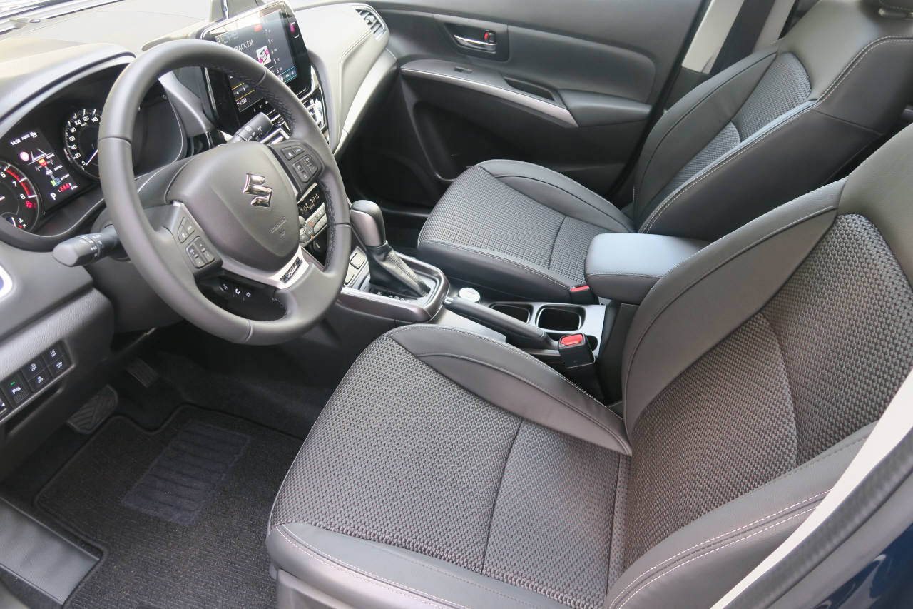 SUZUKI S-Cross 1.4 T Piz Sulai Top Hybrid 4x4-showroom-element-3