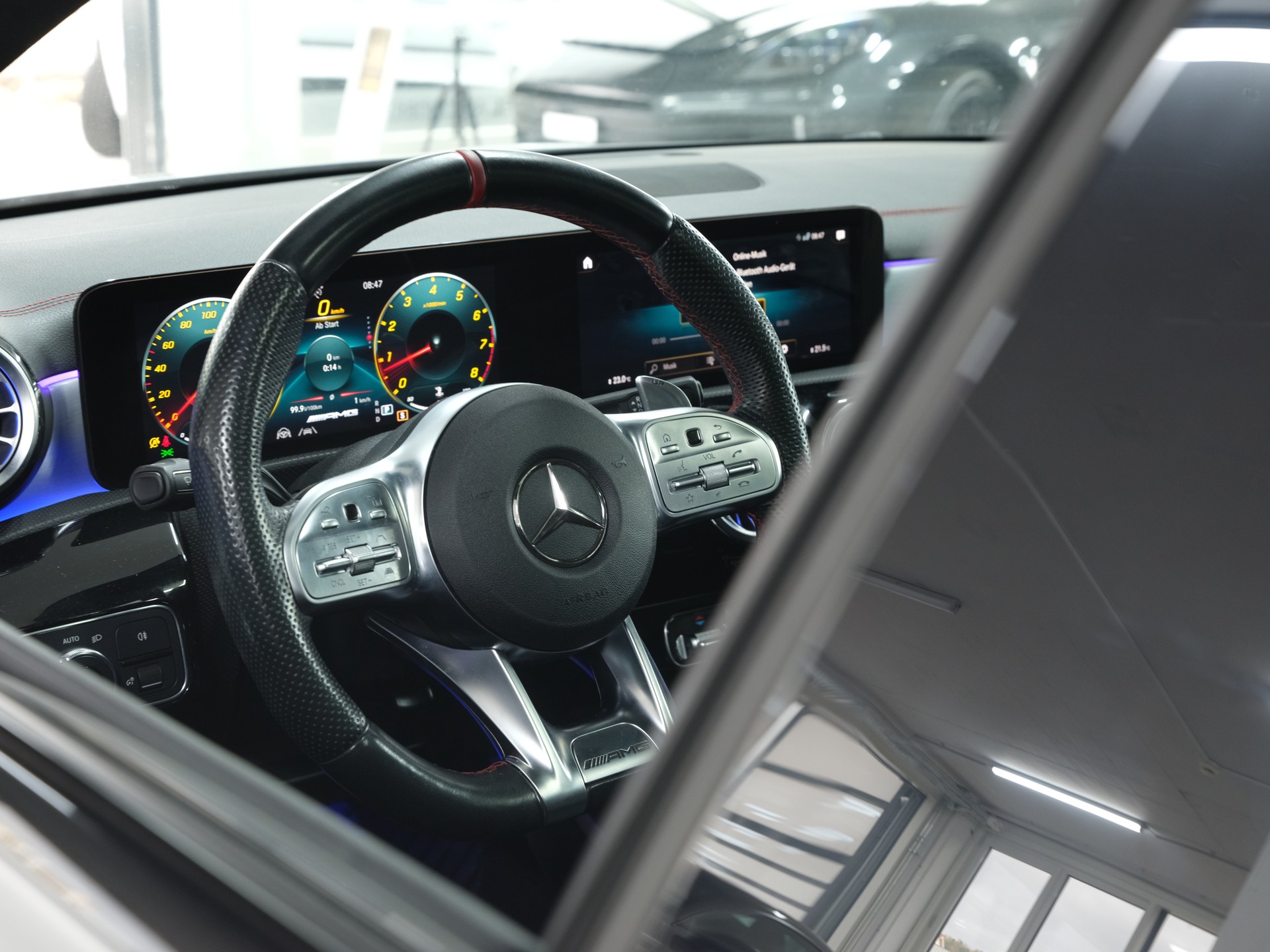 MERCEDES-BENZ CLA 35 AMG 4Matic 7G-DCT *Burmester* *AMG Performance* *Panorama*-image-20